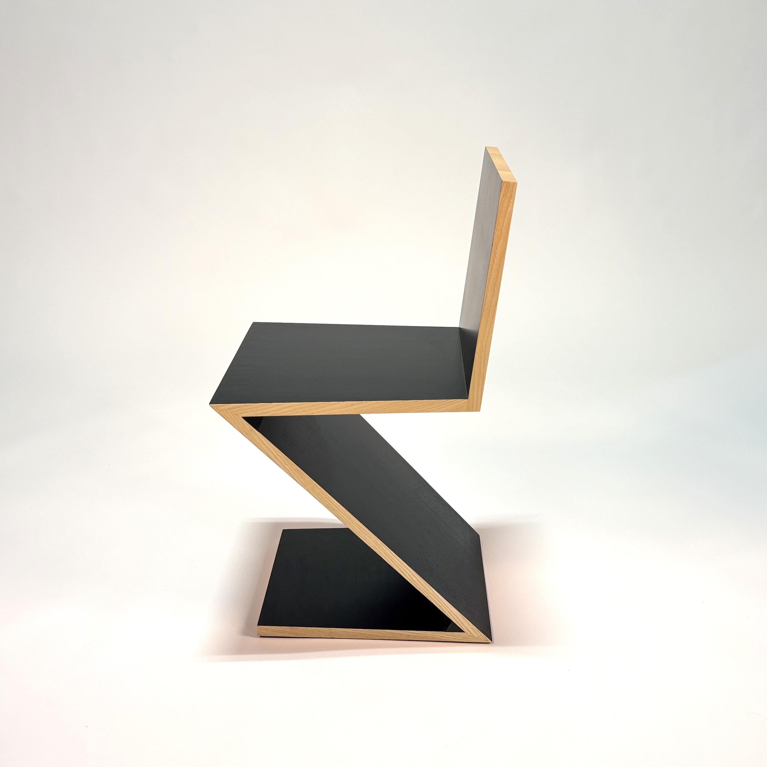 Zig Zag Chair by Gerrit Thomas Rietveld In condizioni buone in vendita a Doral, FL