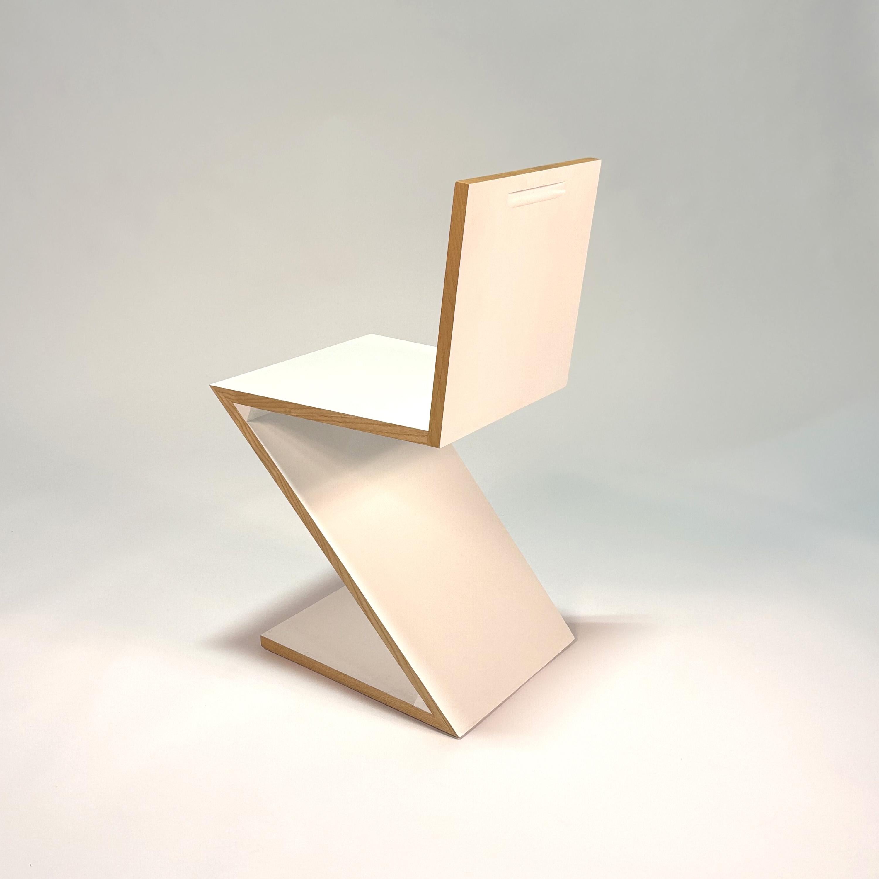 Metà XX secolo Zig Zag Chair by Gerrit Thomas Rietveld in vendita