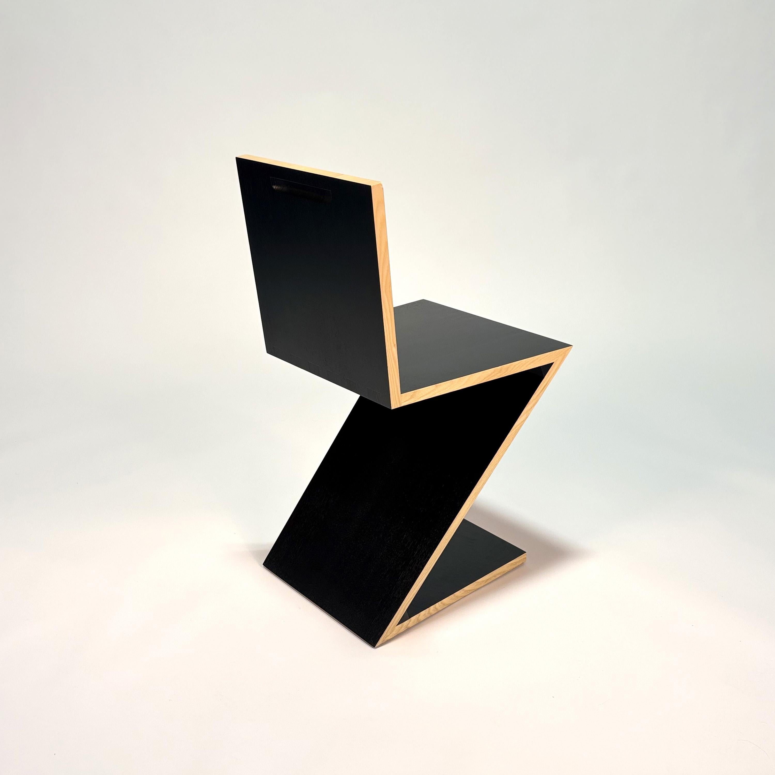 Zig Zag Chair by Gerrit Thomas Rietveld in vendita 1