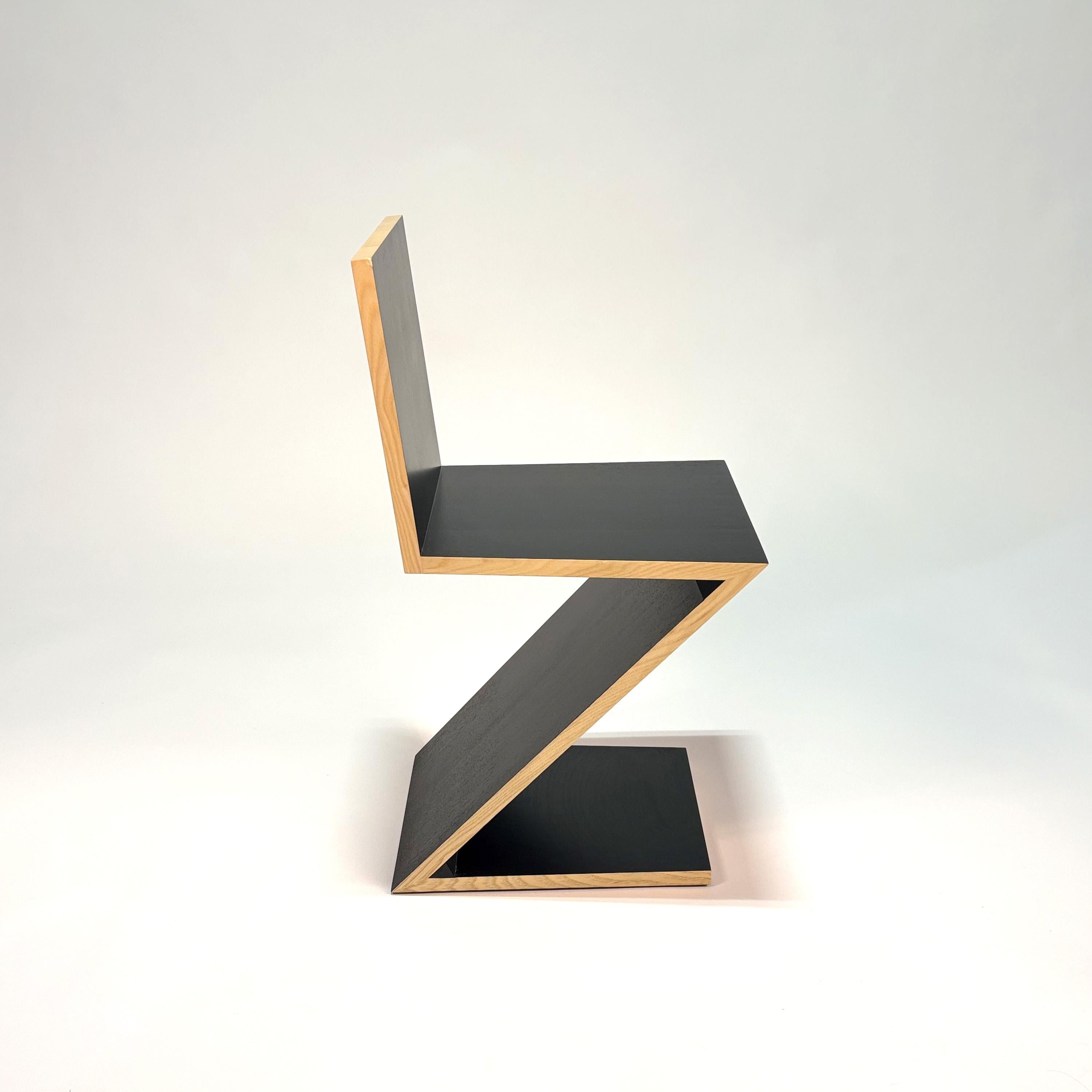 Zig Zag Chair by Gerrit Thomas Rietveld in vendita 2