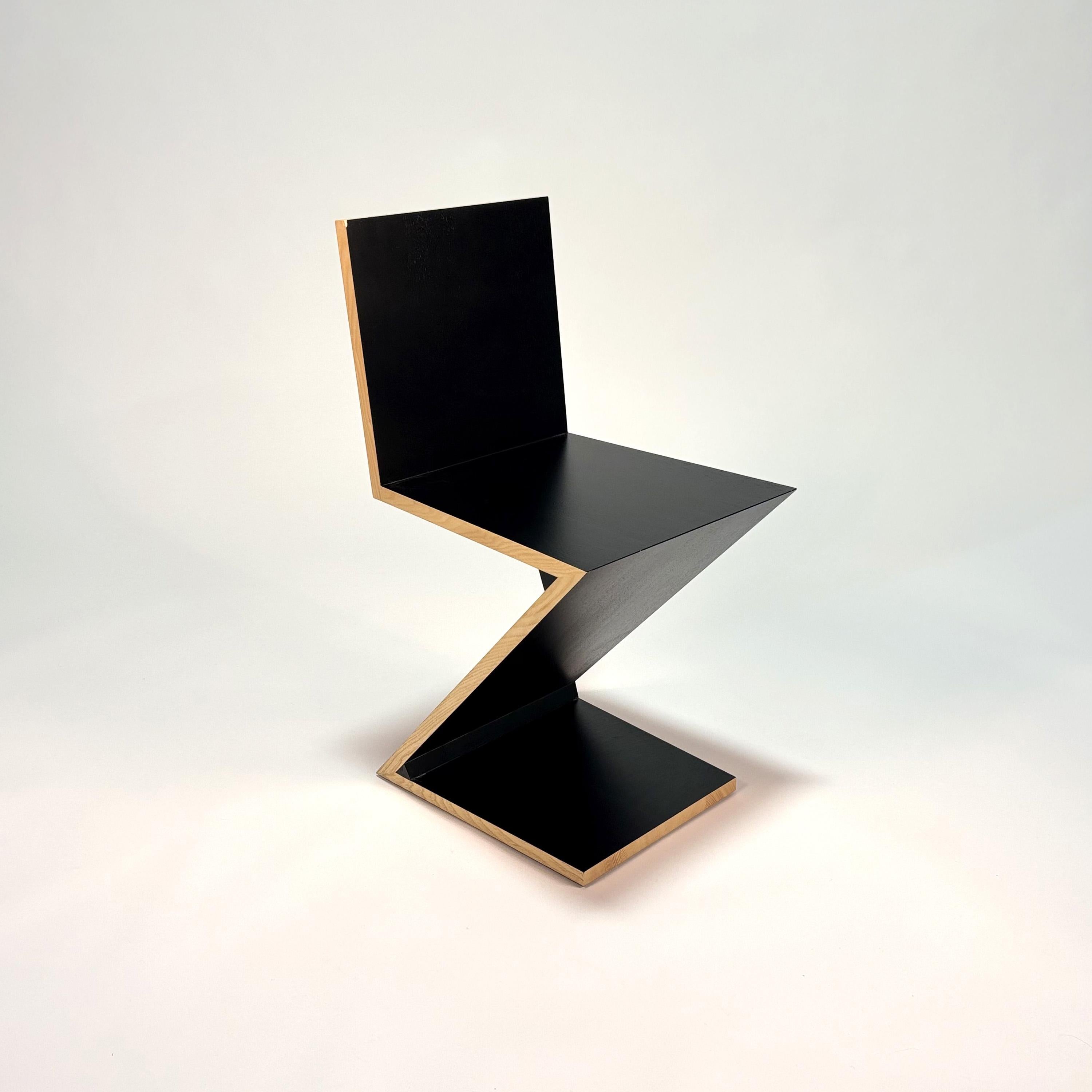 Zig Zag Chair by Gerrit Thomas Rietveld in vendita 3