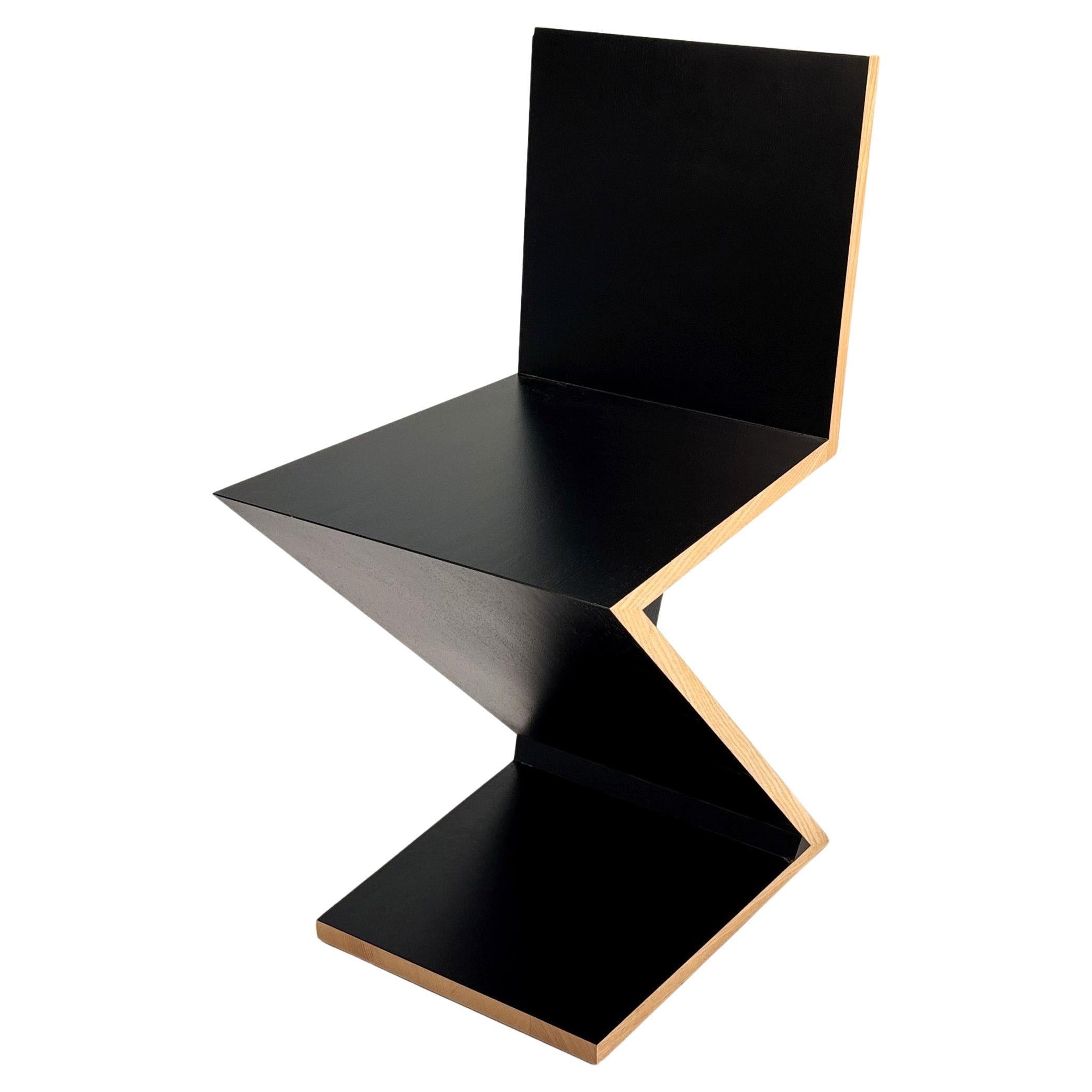 Zig Zag Chair by Gerrit Thomas Rietveld