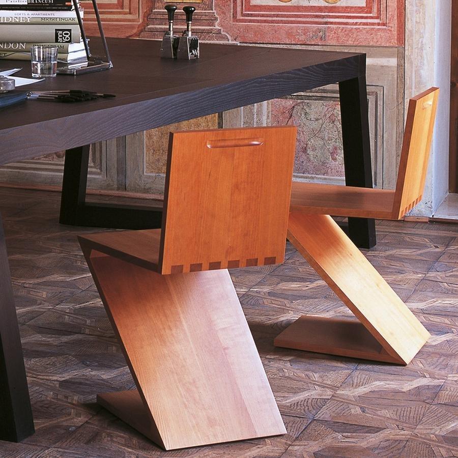 ZIG ZAG Chair / Gerrit Rietveld (NL) / Urban Architecture Masterworks Collection In Excellent Condition For Sale In Tinton Falls, NJ