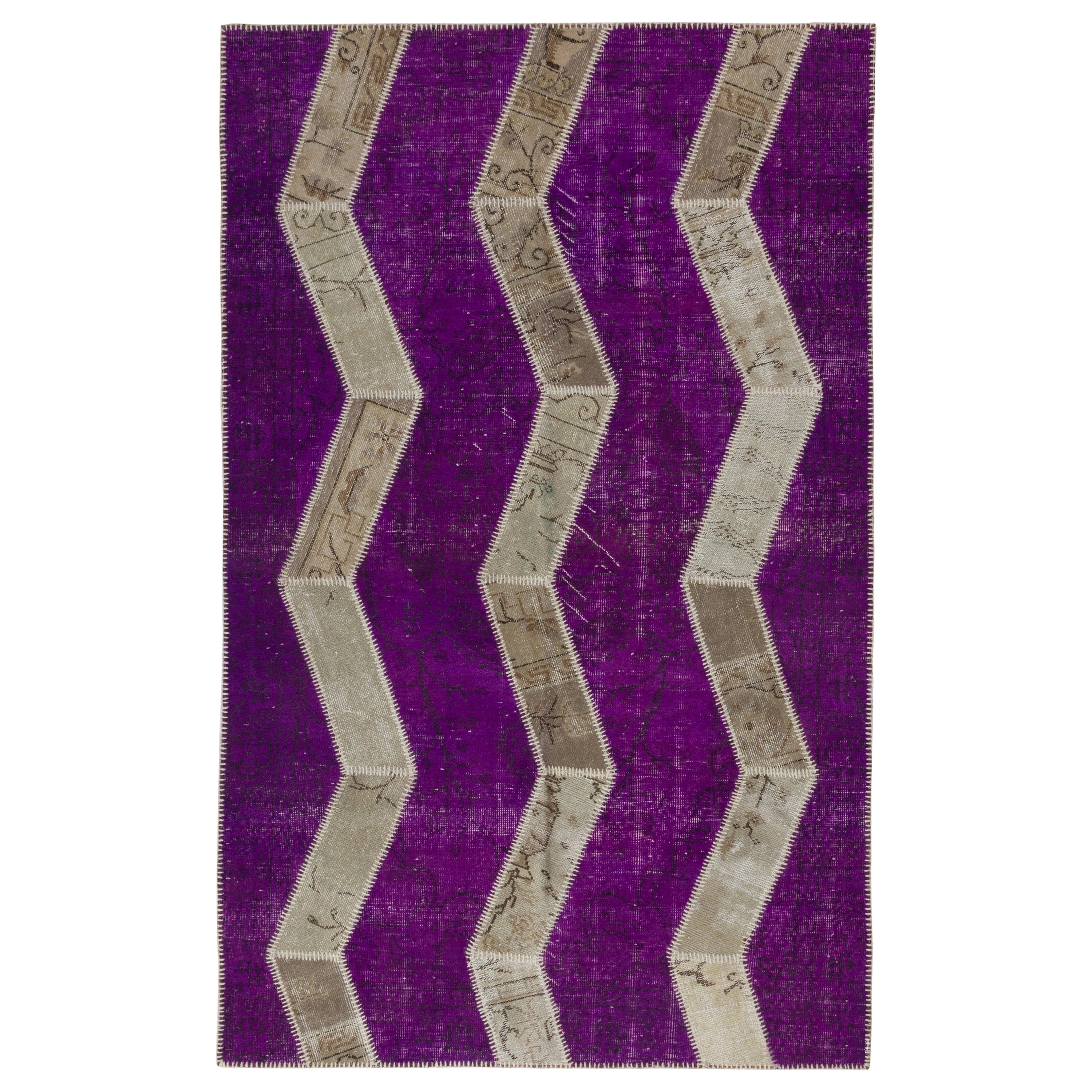 Tappeto patchwork con design Zig Zag, colori viola, beige e sabbia. Tappeto moderno personalizzato