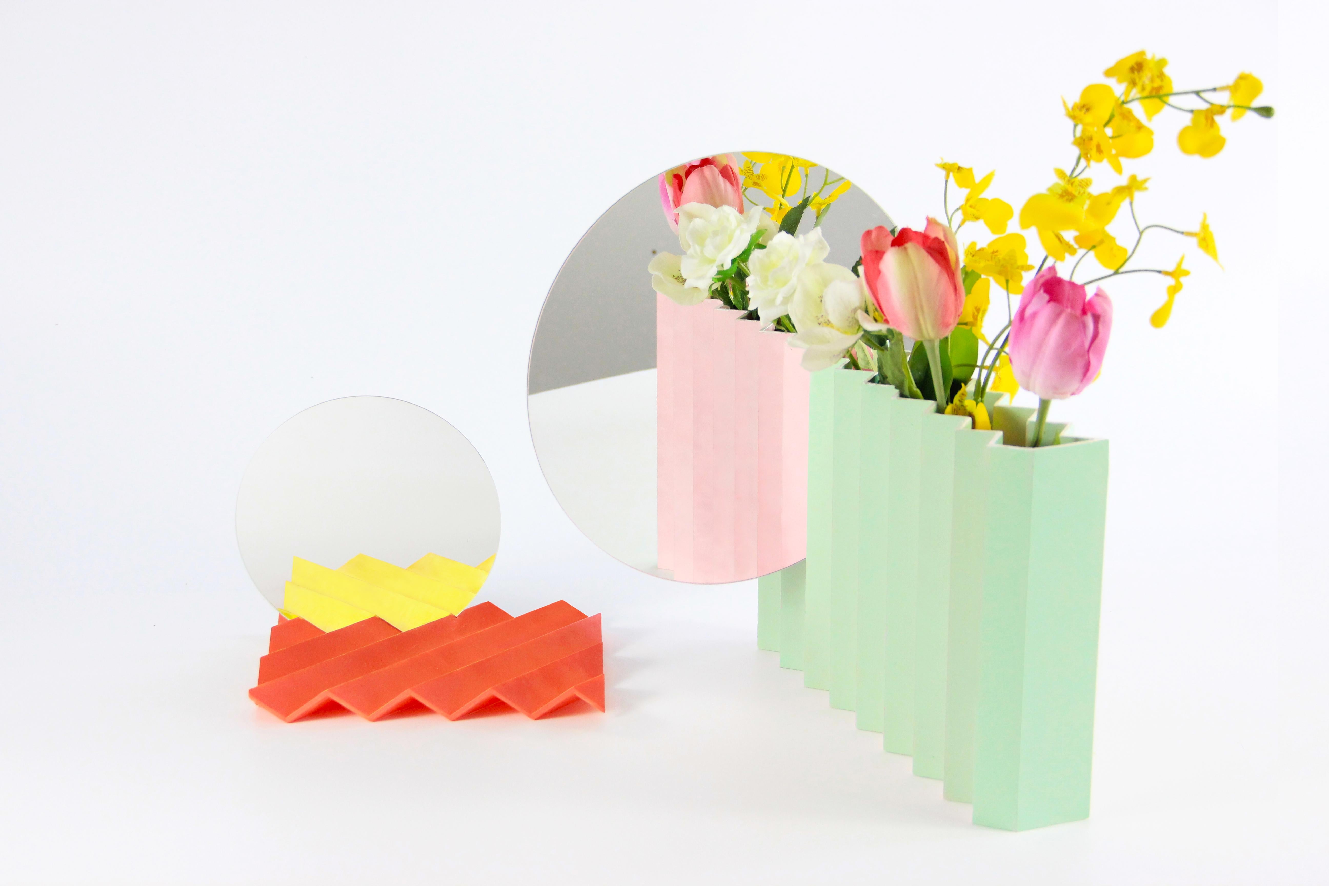 Zig/Zag uses classic line elements, mirror reflections, and color combinations to challenge people's eyes and create an amazing real illusion, as if people are seeing another space. People are always reluctant to admit that this is an illusion.