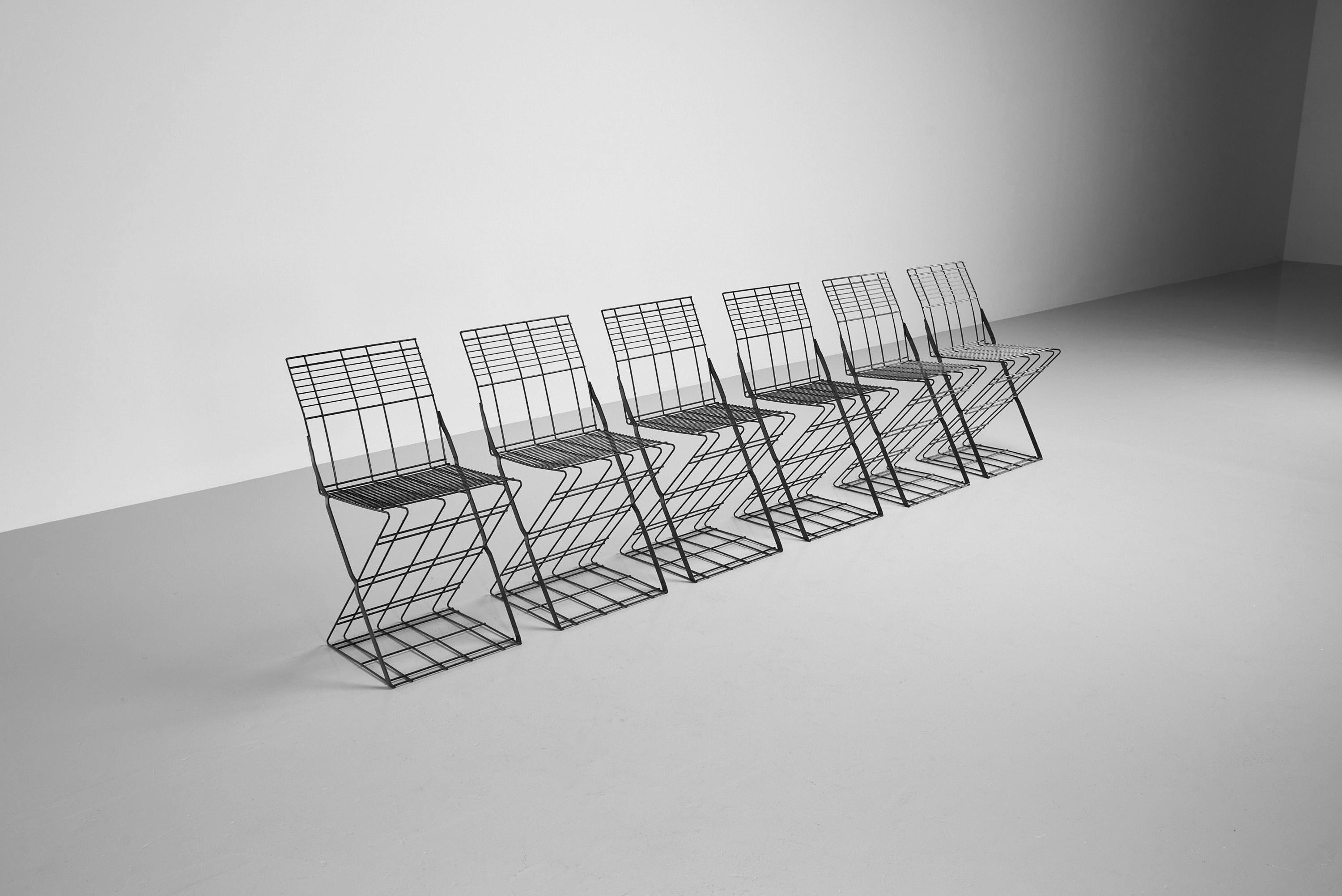 Zig Zag Wire Chairs Made in Italy 1970 In Good Condition For Sale In Roosendaal, Noord Brabant