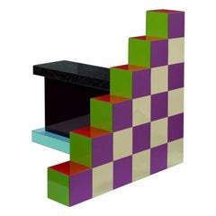 Ziggurat 2" de Russell Bamber, 2018, stratifié or, violet et coloré