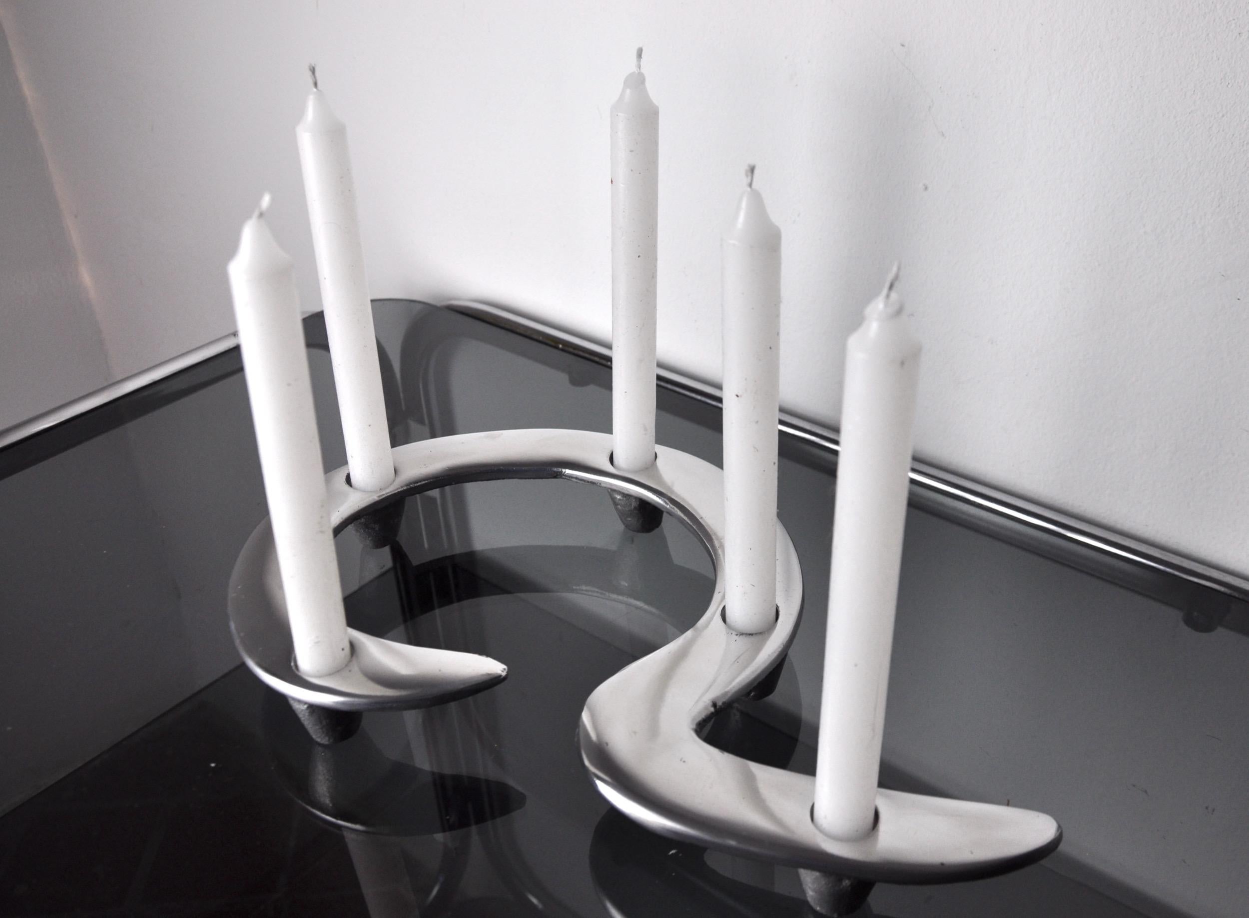 Anglais Porte-bougies en forme de zigzag par Matthew Hilton, aluminium, Angleterre, 1980 en vente