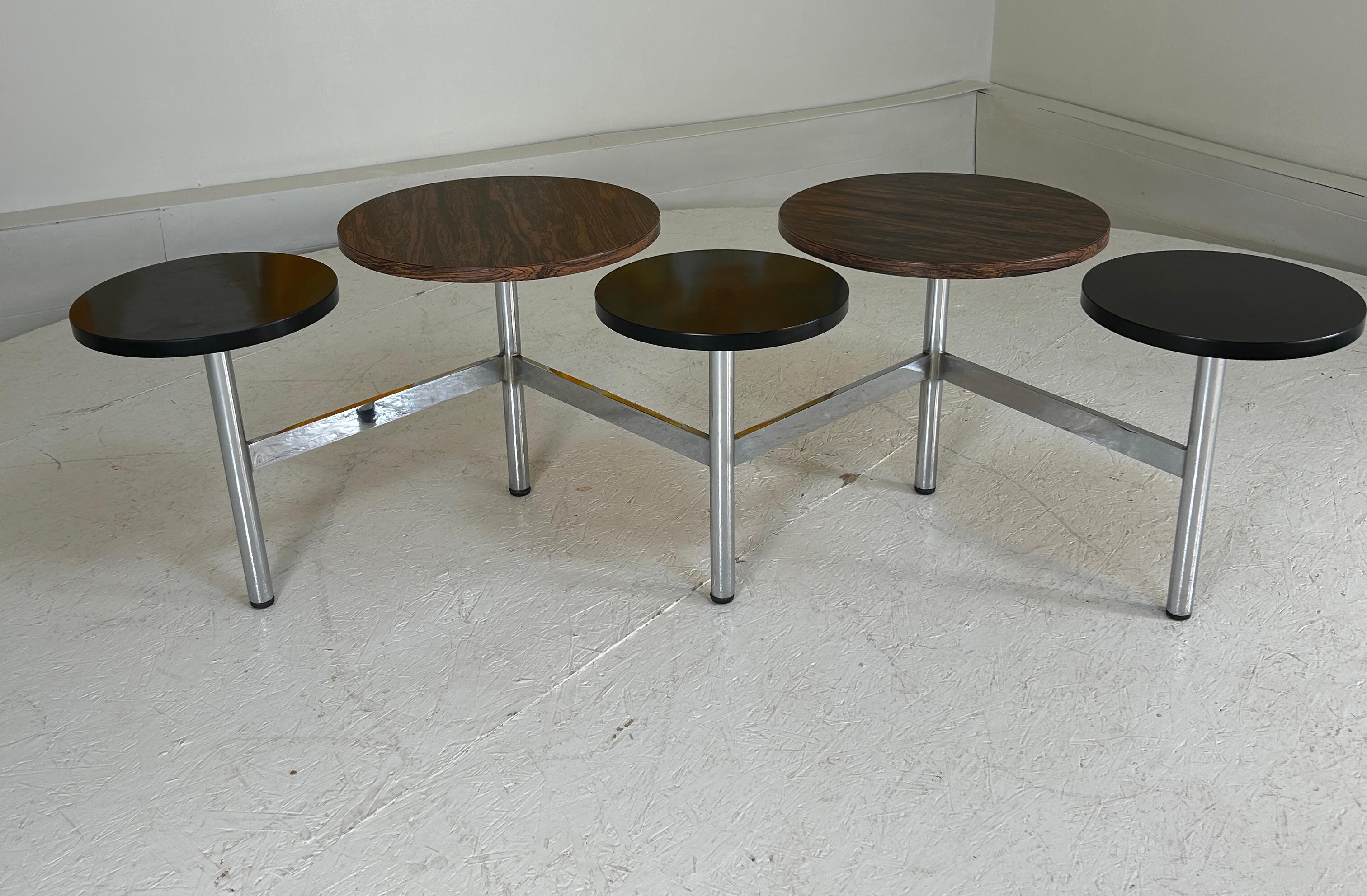 Zigzag coffee table display or seating furniture For Sale 2