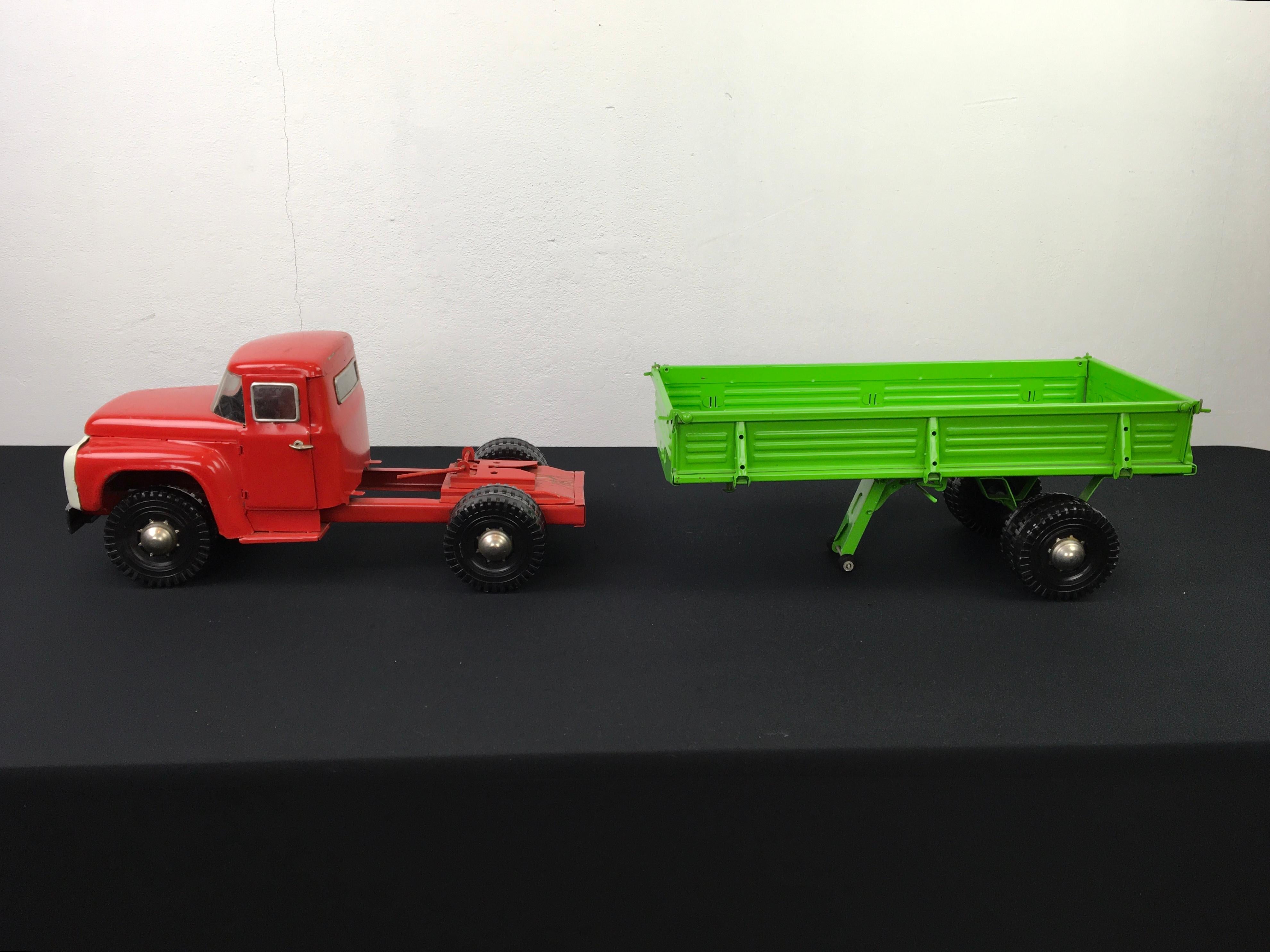 ZIL, Semi-Trailer-Auto-Spielzeug, 1980er-Jahre (20. Jahrhundert) im Angebot