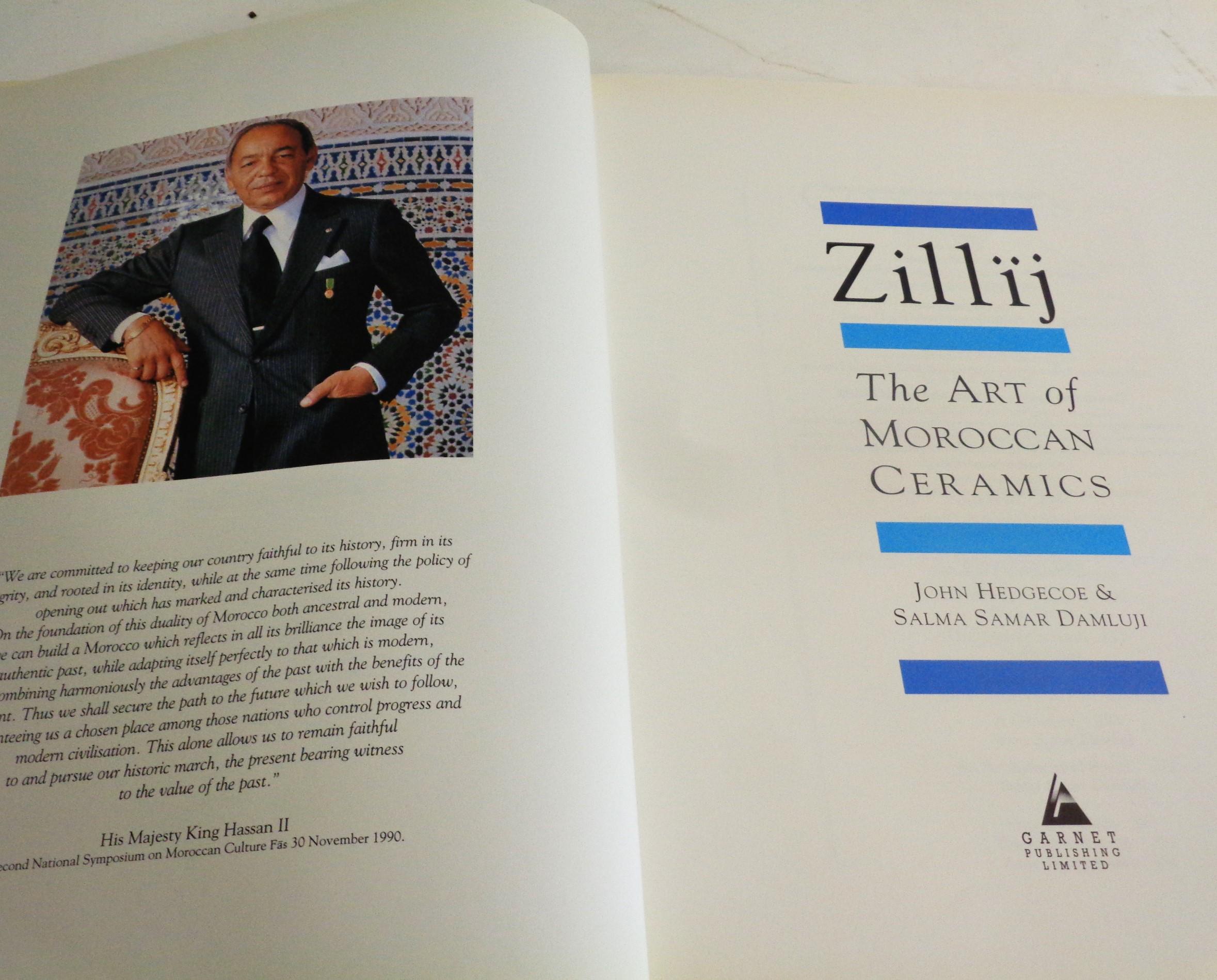 Zillij: The Art of Moroccan Ceramics - Damluji & Hedgecoe - 1992 Garnet  In Good Condition In Rochester, NY