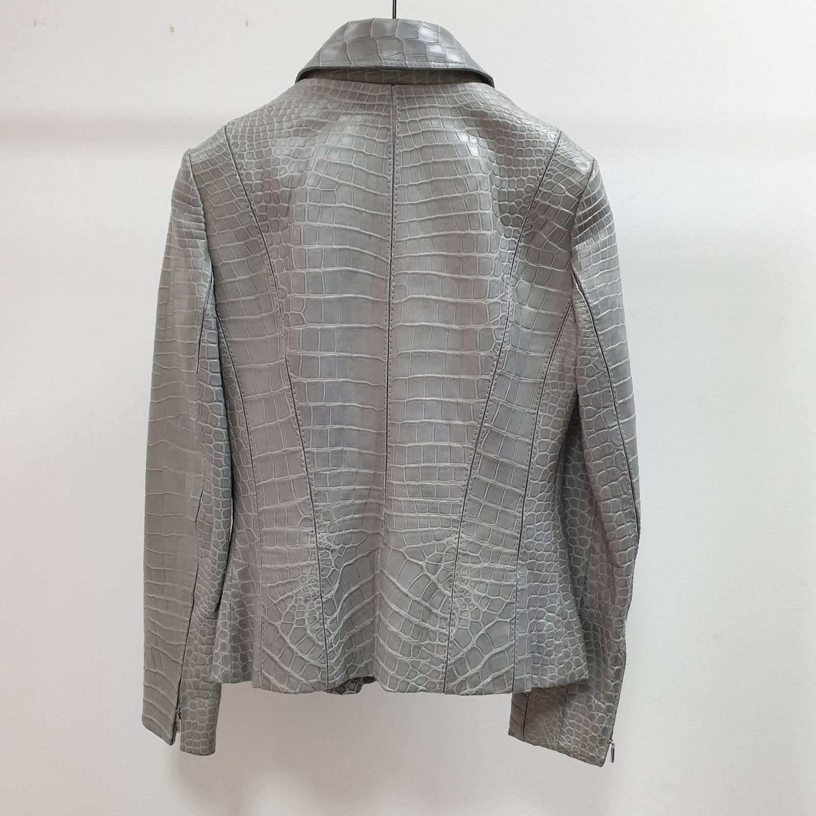 Zilly Gray Crocodile Leather Jacket In Good Condition For Sale In Krakow, PL