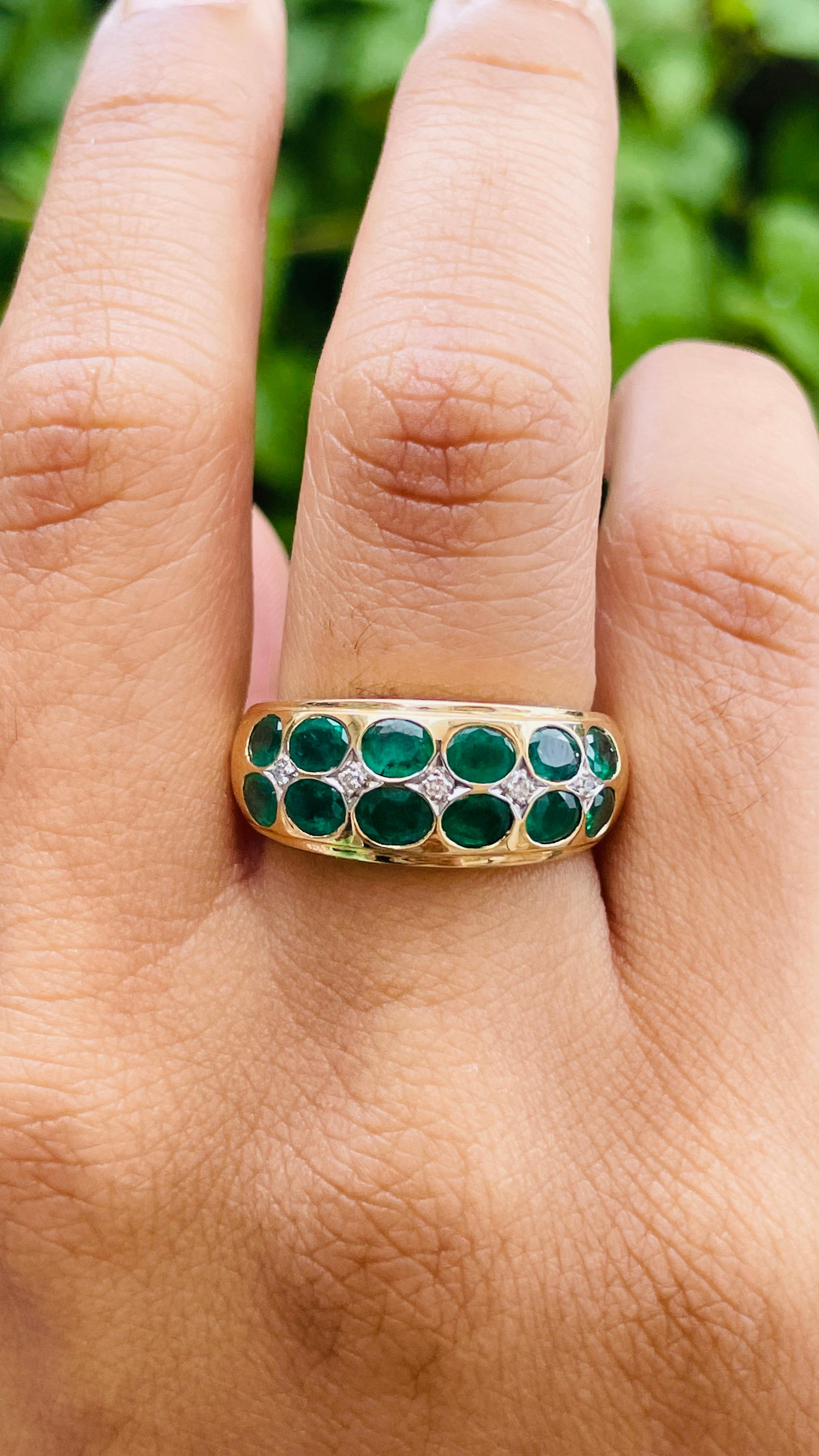 For Sale:  Zimbabwe Emerald Diamond Wedding Unisex Band Ring in 14k Solid Yellow Gold 4