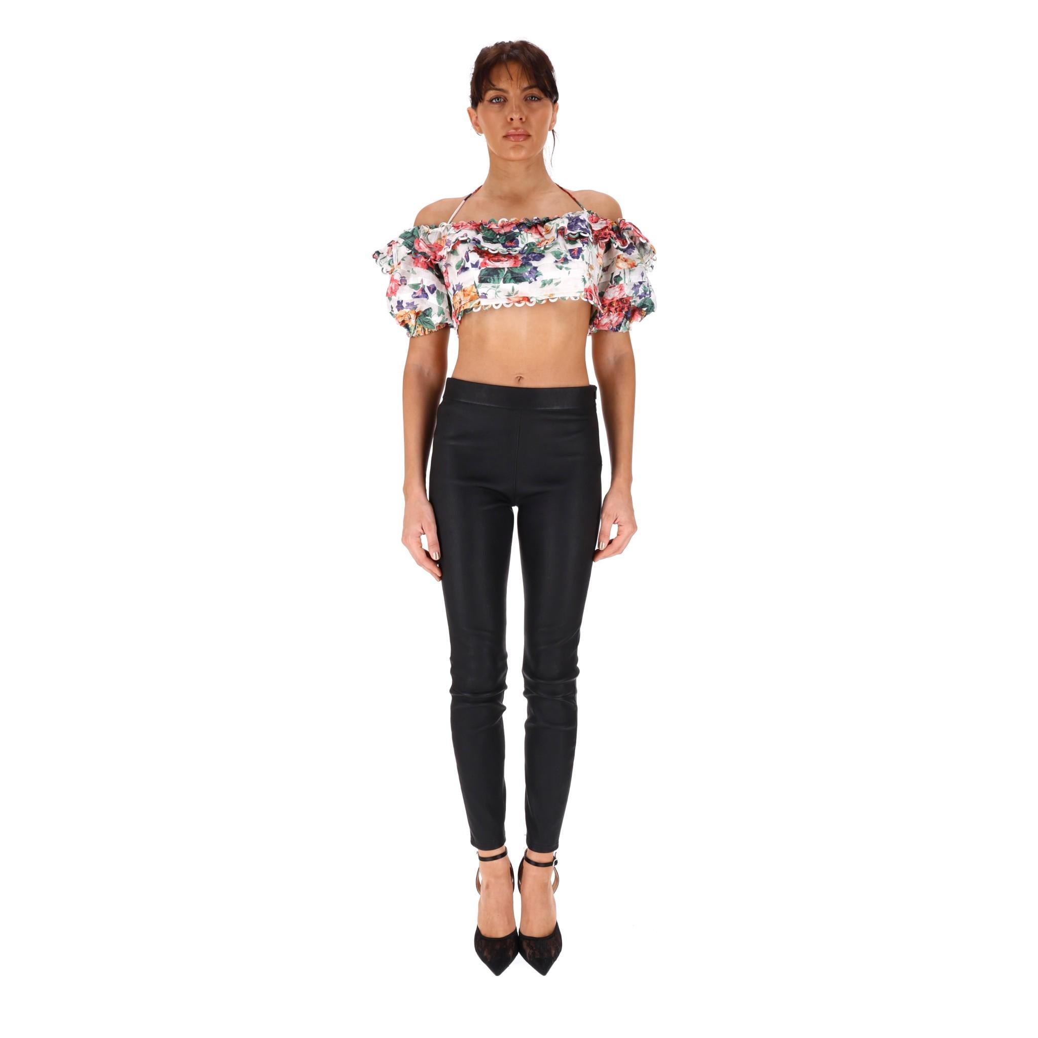 Zimmerman Floral Linen Top

Pretty top with gathering, puff sleeves and zig zag straps with are finished with mini pineapples. Scalloped edging and hook and eye closure.

Rrp Approx £550

Size - 3 - 10/12UK

Condition - Very Good (Minor marks to the