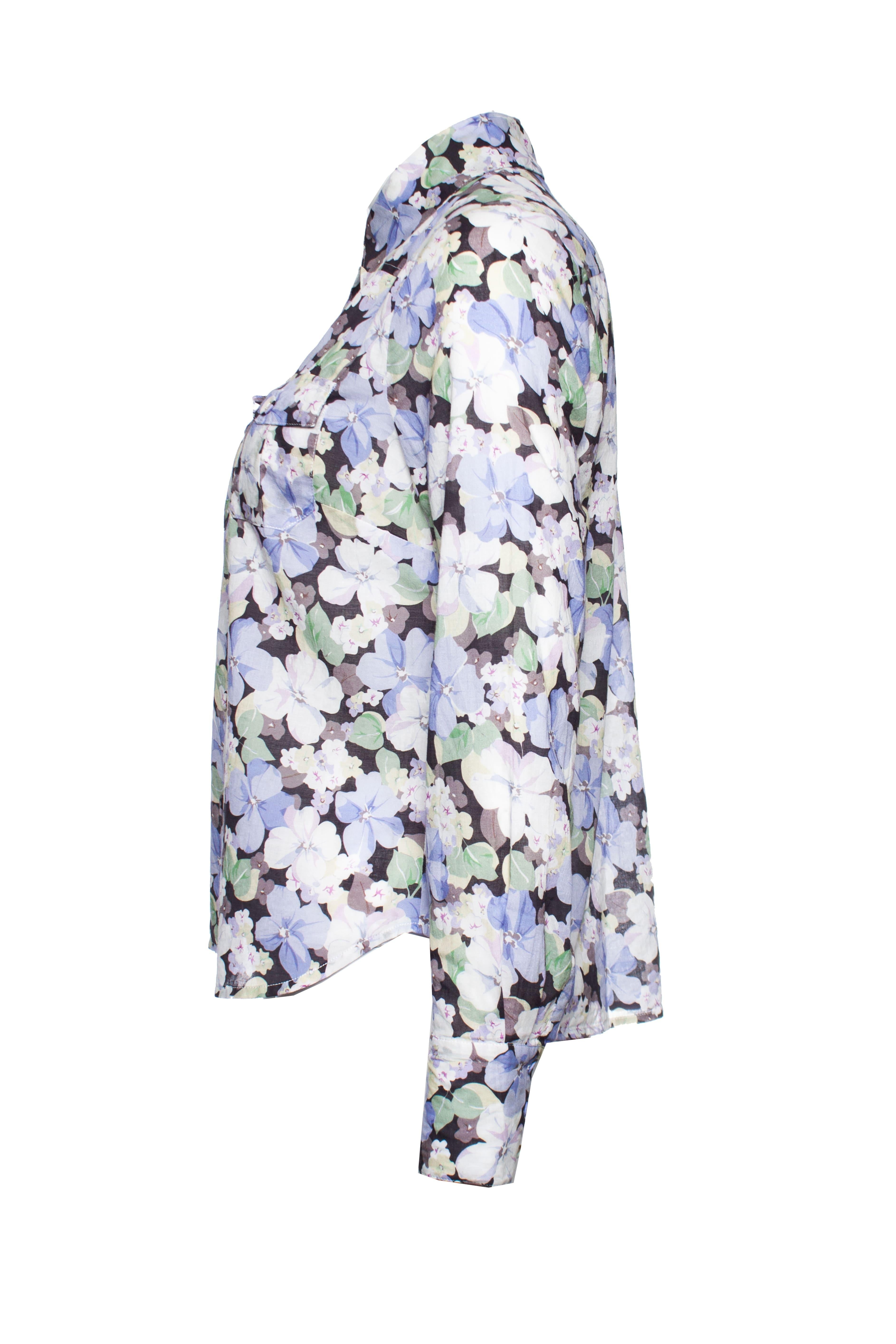 Zimmerman, Floral shirt. This item has been worn once and is in very good condition.

• CONDITION: very good condition

• SIZE: 1 - S

• MEASUREMENTS: length 65 cm, width 51 cm, waist 49 cm, shoulder length 42 cm,

arm length 61 cm

• FABRIC: 100%