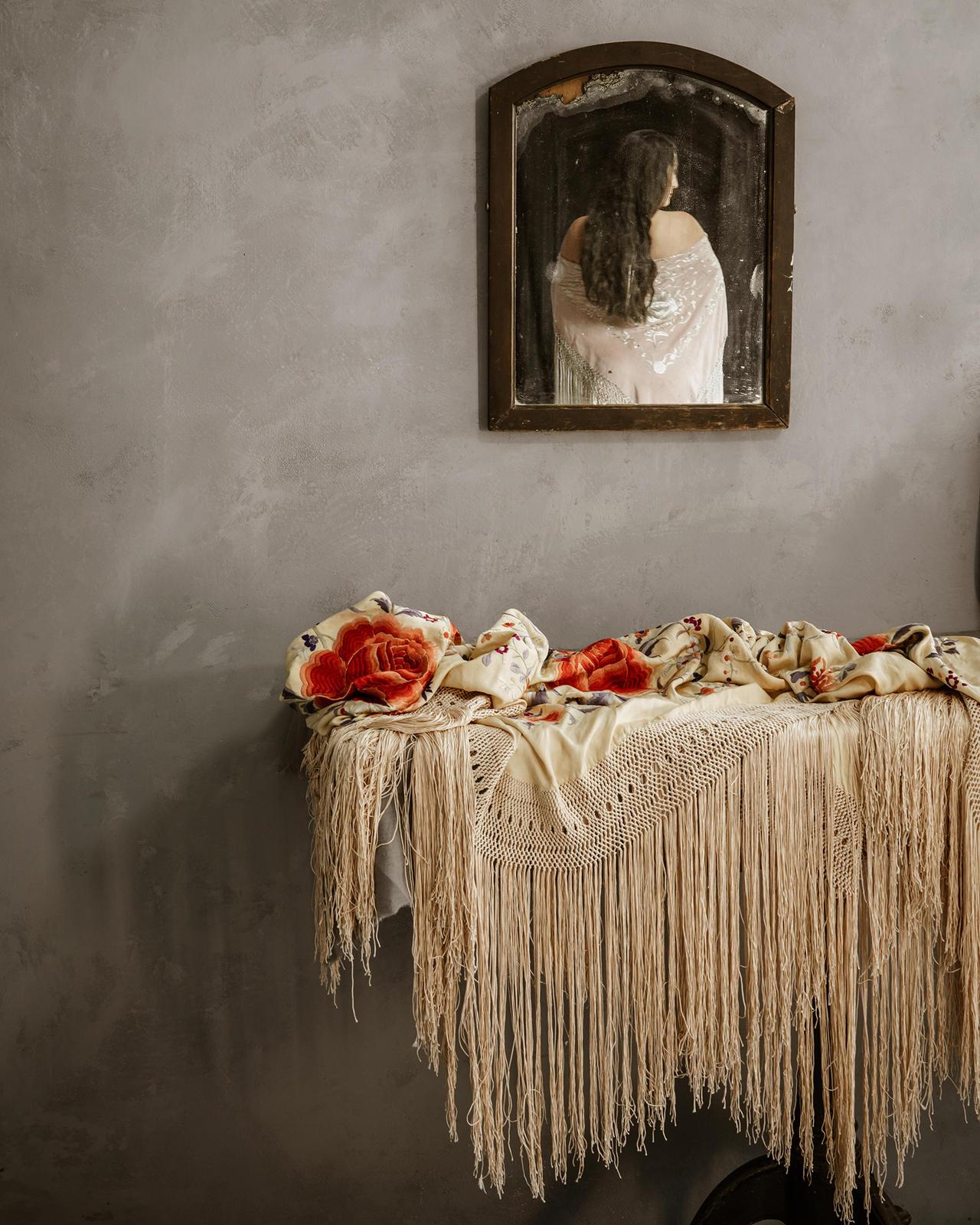 Still-Life Photograph di Zoë Zimmerman - Flamenco