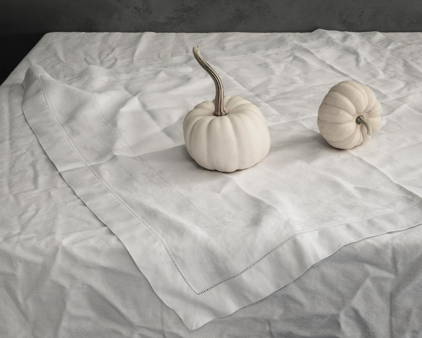 Still-Life Photograph de Zoë Zimmerman - Pandemia nº 19 (Día 204)