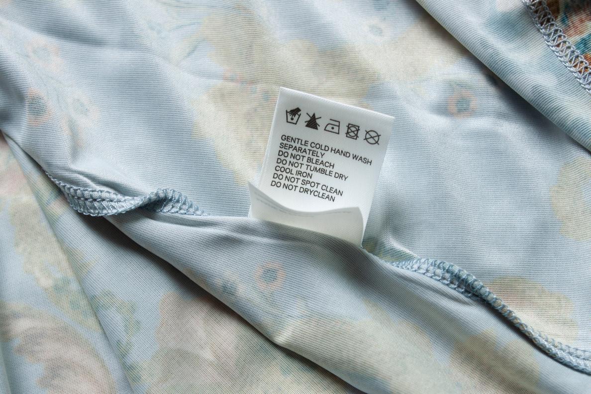 Zimmermann, maxi abito increspato con stampa floreale grigio in vendita 2