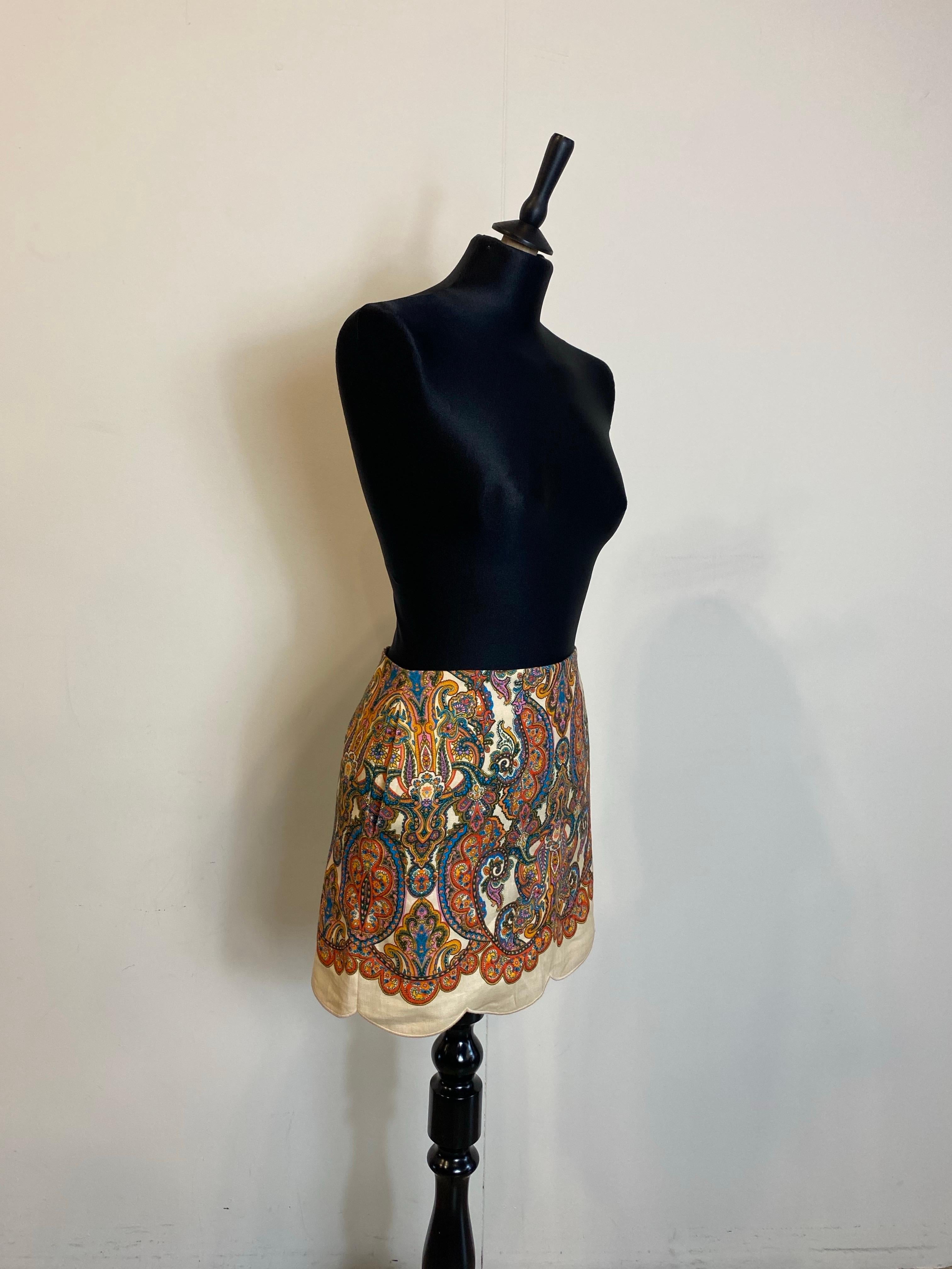 Minigonna Zimmermann.
Taglia 36-38 IT.
Vita 34 cm.
Lunghezza 38 cm.
Fabrice 100% lino.
Fodera 100% cotone.
Ricamo con 100% poliestere.
Condizioni eccellenti