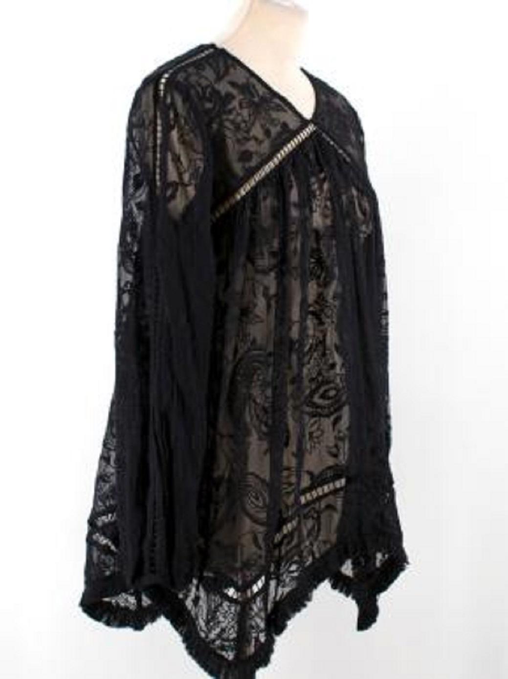 Zimmerman Black Lace Top

-Black lace sheer top
-Elasticated cuffs
-Floral lace
-Oversized fit
-Silver tone button closure
-Keyhole cut out 

Please note, these items are pre-owned and may show signs of being stored even when unworn and unused. This