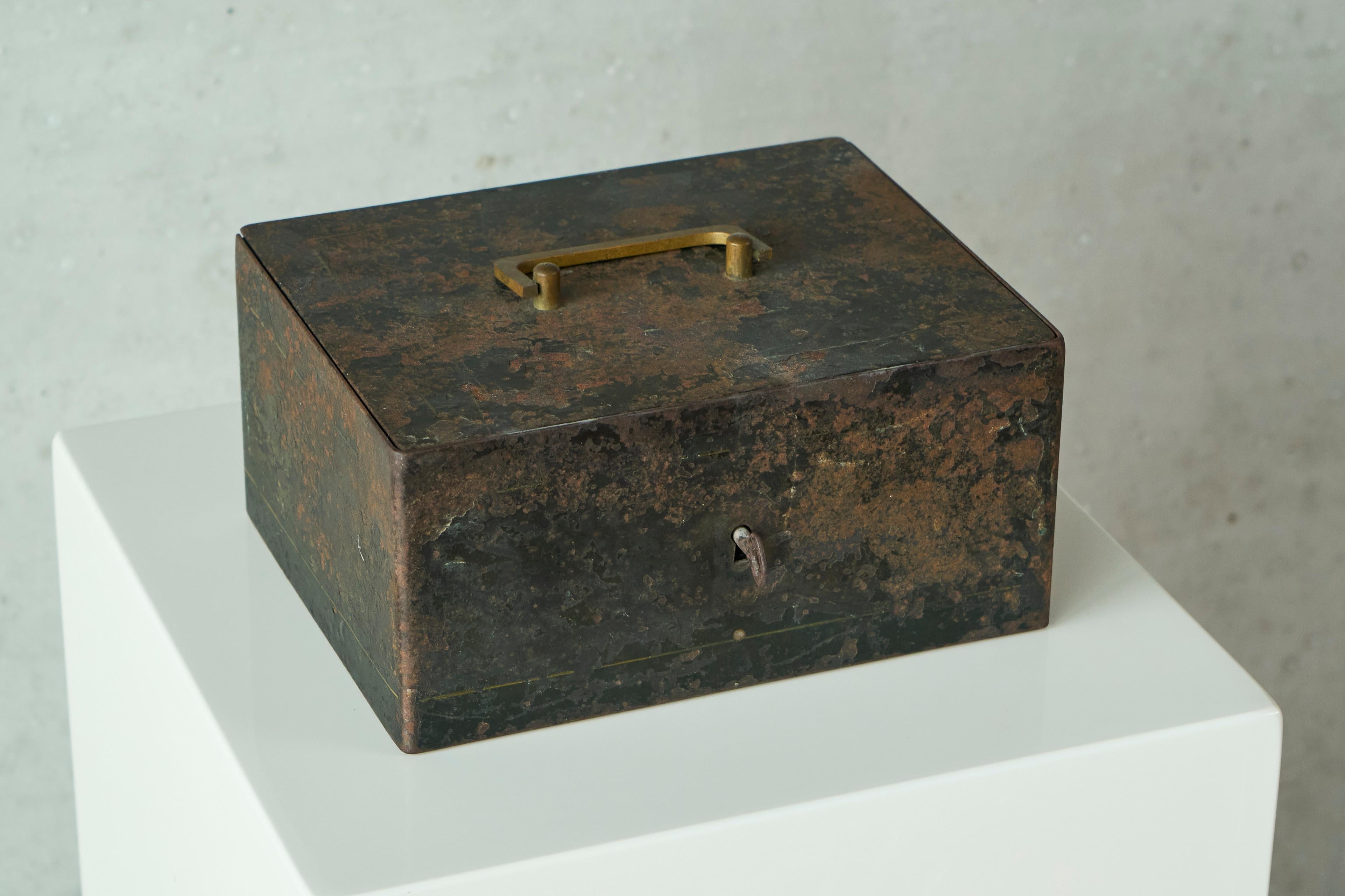 20th Century Zimmermann Stuttgart Iron Box in Patinated Metal 1930s For Sale