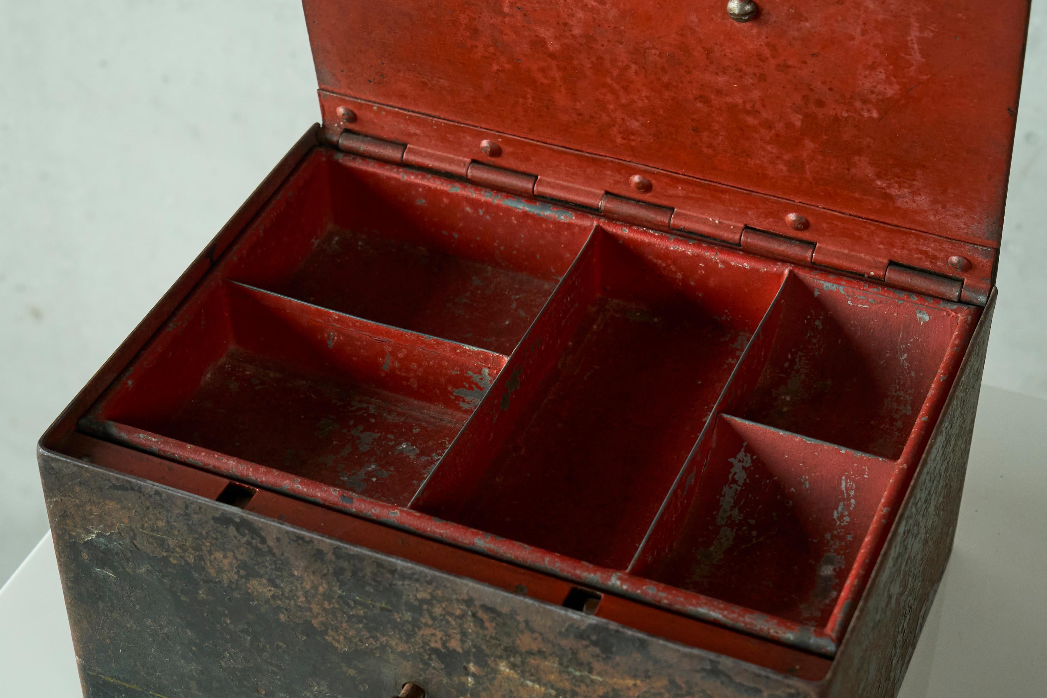 Zimmermann Stuttgart Iron Box in Patinated Metal 1930s For Sale 3