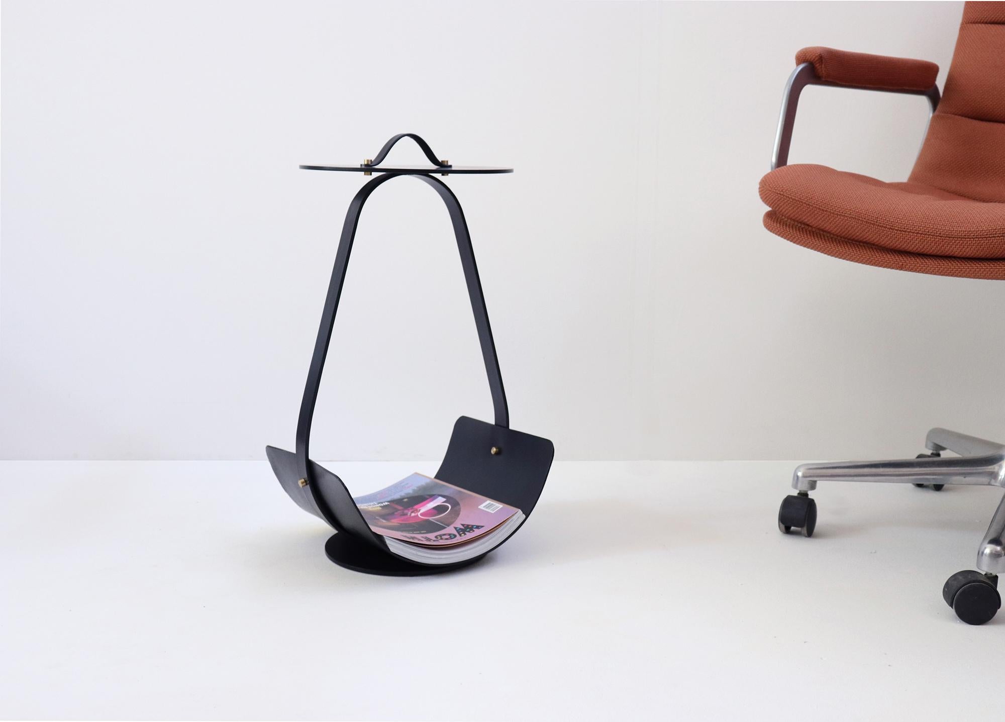 Mesa baja Zin de cuero curtido vegetal marrón oscuro y acero by UNIQKA en venta 2