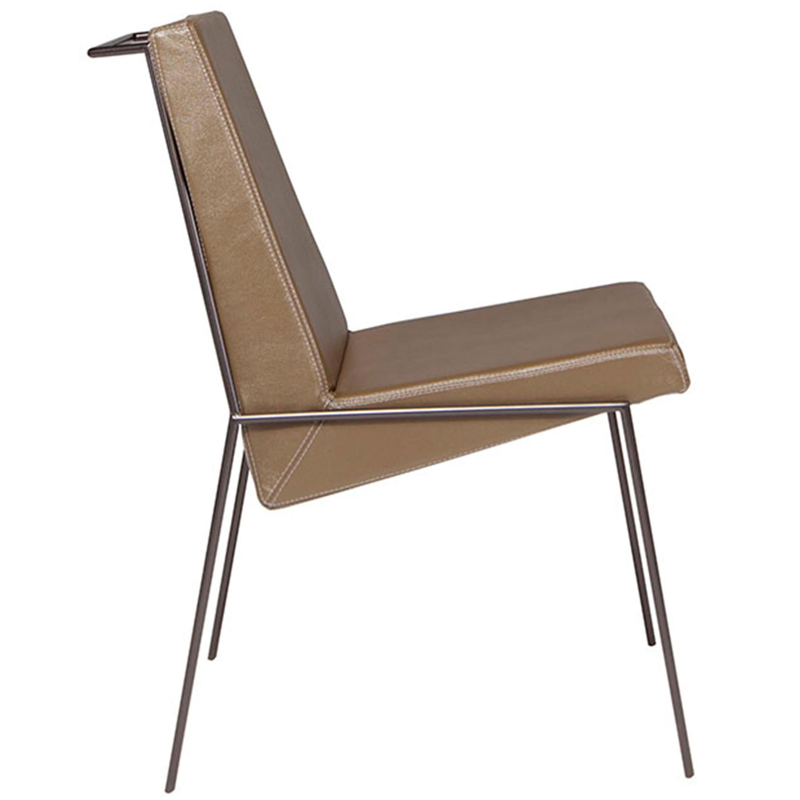 Chaise d'appoint contemporaine "Zina" de Zanini de Zanine Caldas, design brésilien