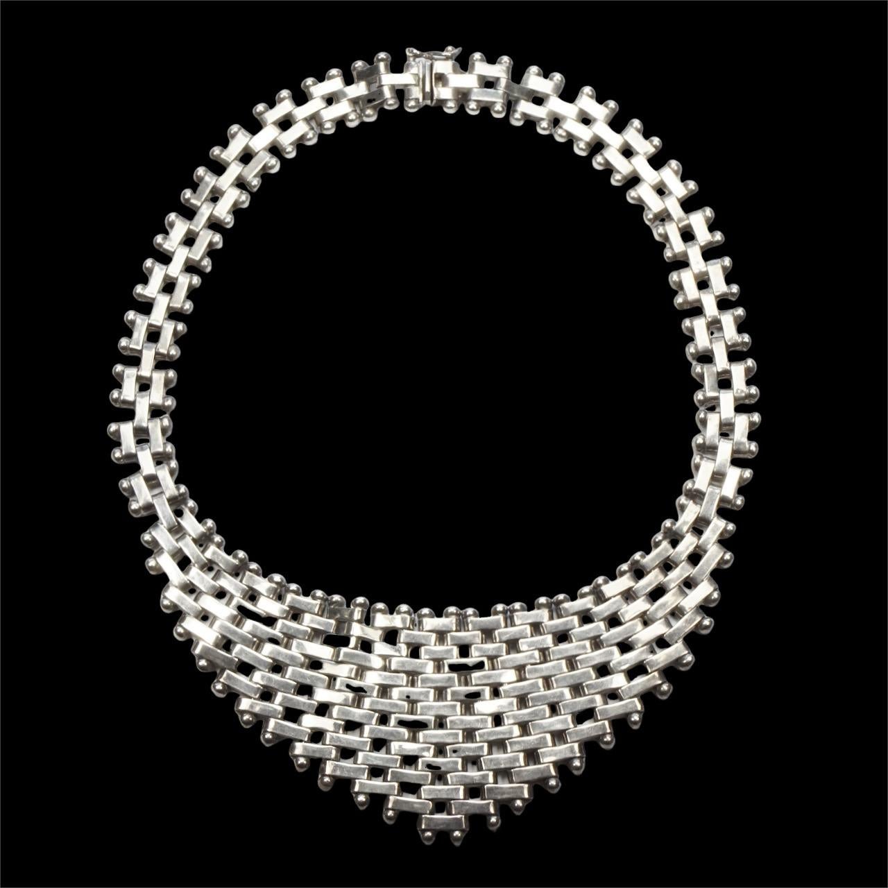 Zina, collana in argento 925 con link e ball, che si fa notare per le sue caratteristiche. in vendita 4
