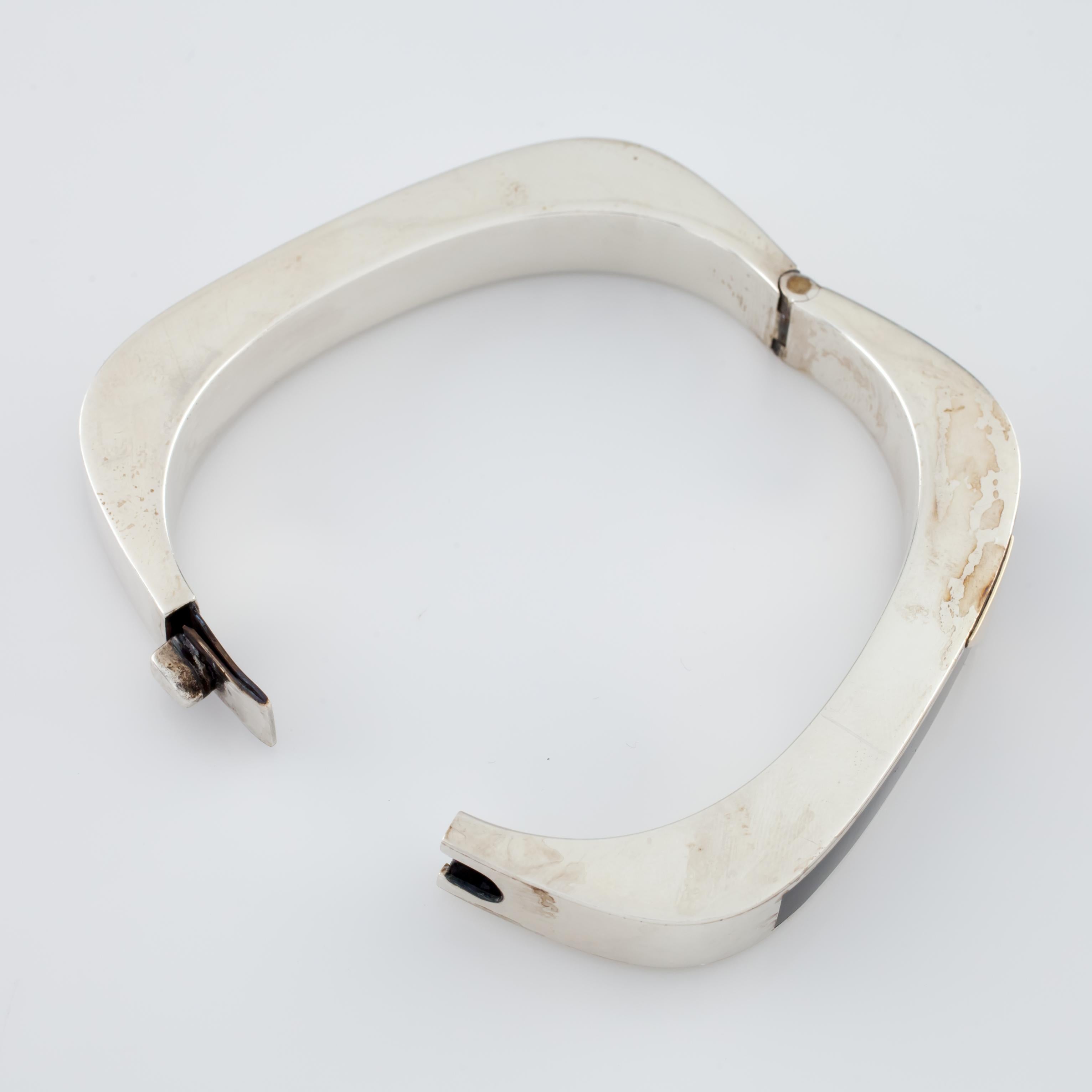 Bracciale modernista in argento 925 di Zina, misura 6,5 In condizioni buone in vendita a Van Nuys, CA
