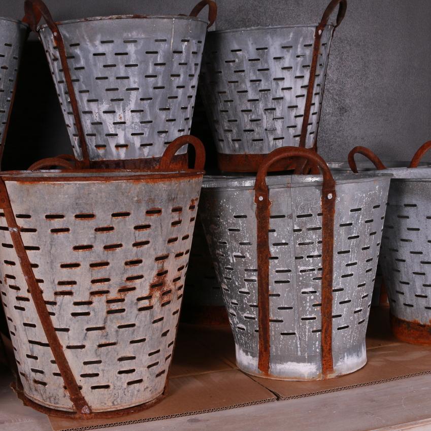 Early 20th century zinc buckets.

Price is £75 per bucket.

Dimensions:
17 inches (43 cms) high
18 inches (46 cms) diameter.