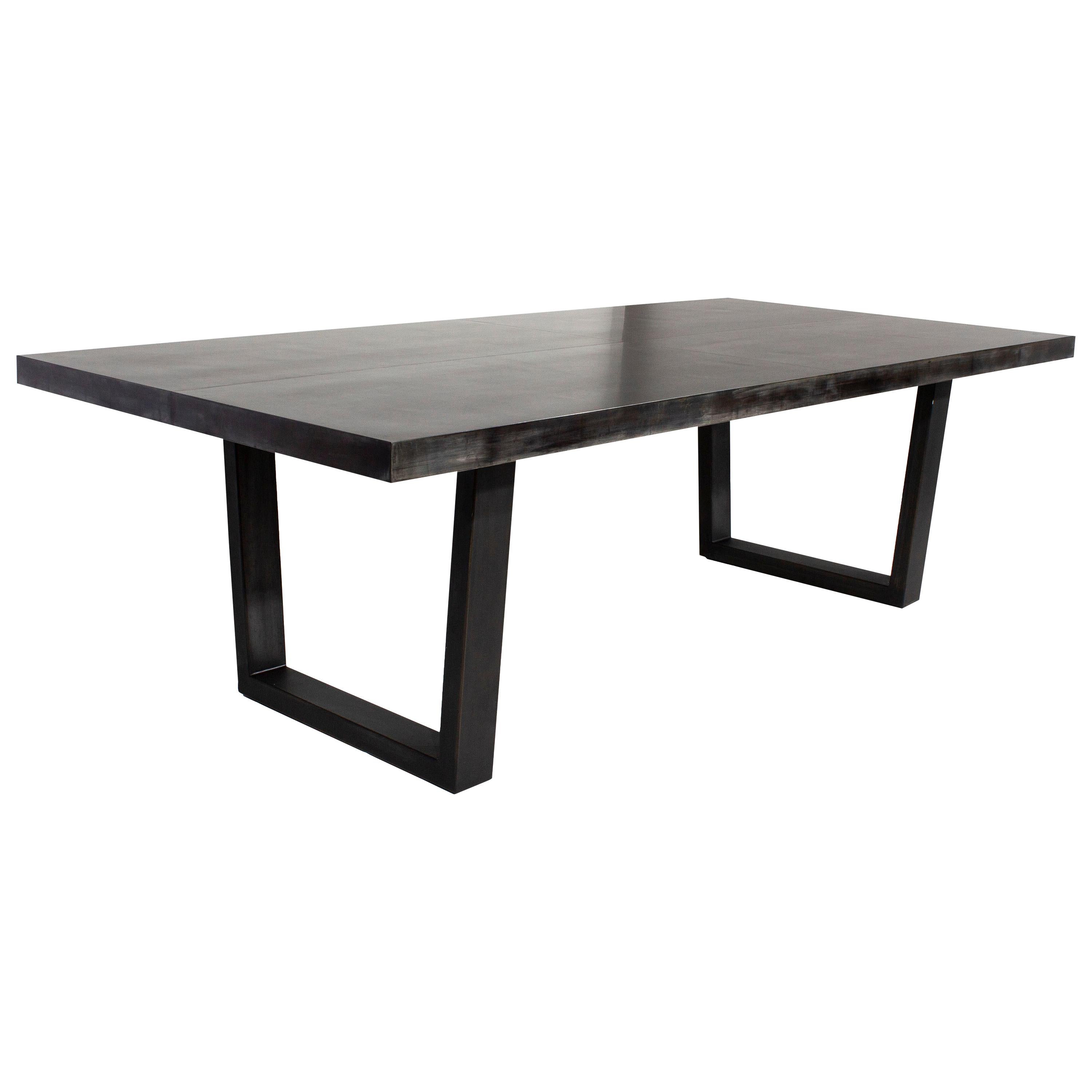 Table de salle à manger en zinc avec finition en bronze noir en vente