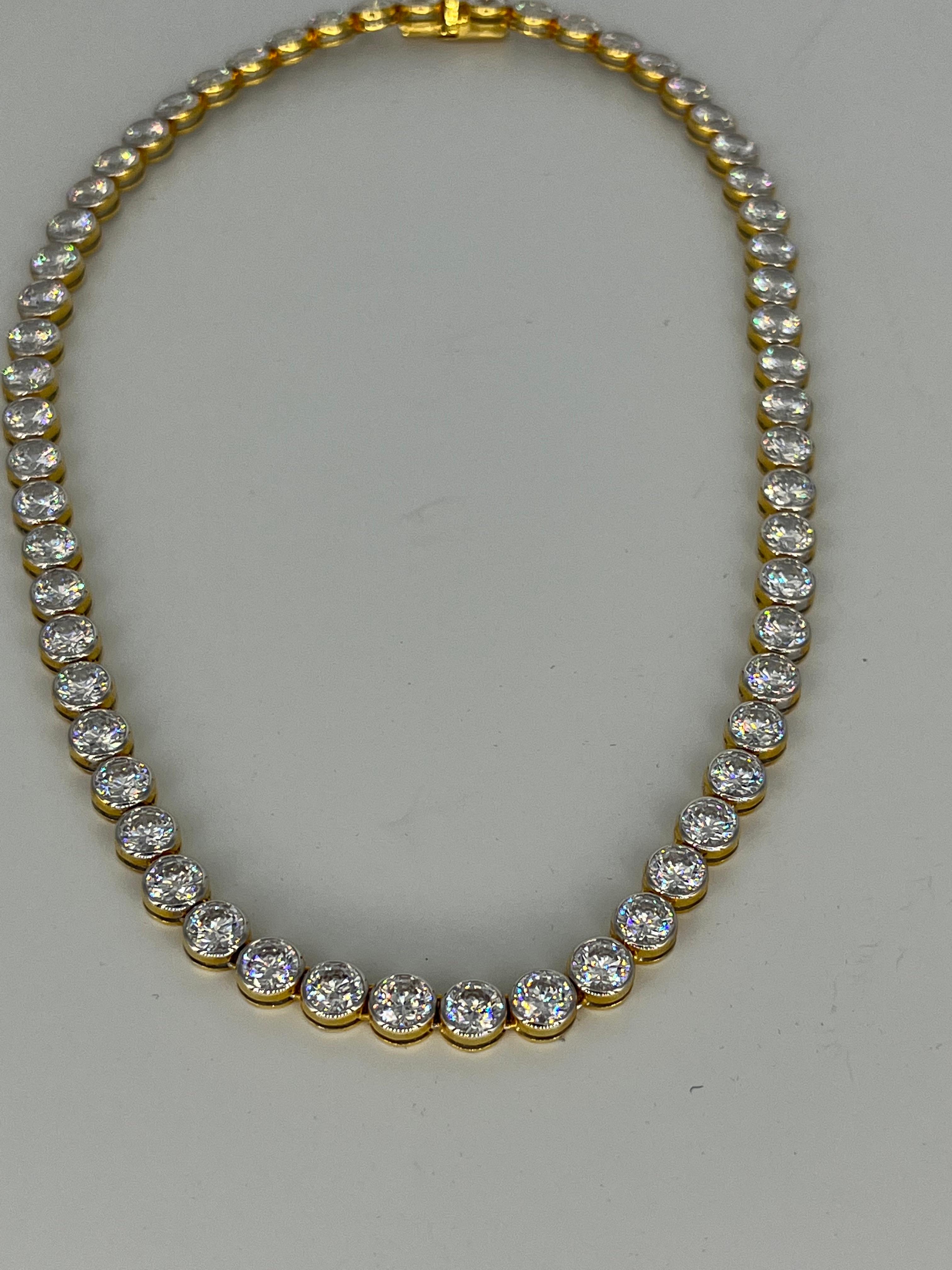Women's Zircon Necklace 18 K Yellow Gold For Sale