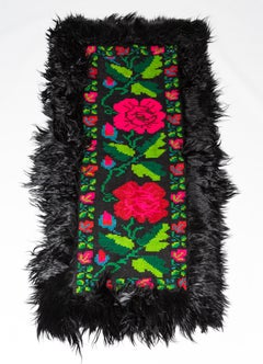 "Zitanpixel Walking on Roses" Hand Knotted Sheep Wool Gipsy Style Rug