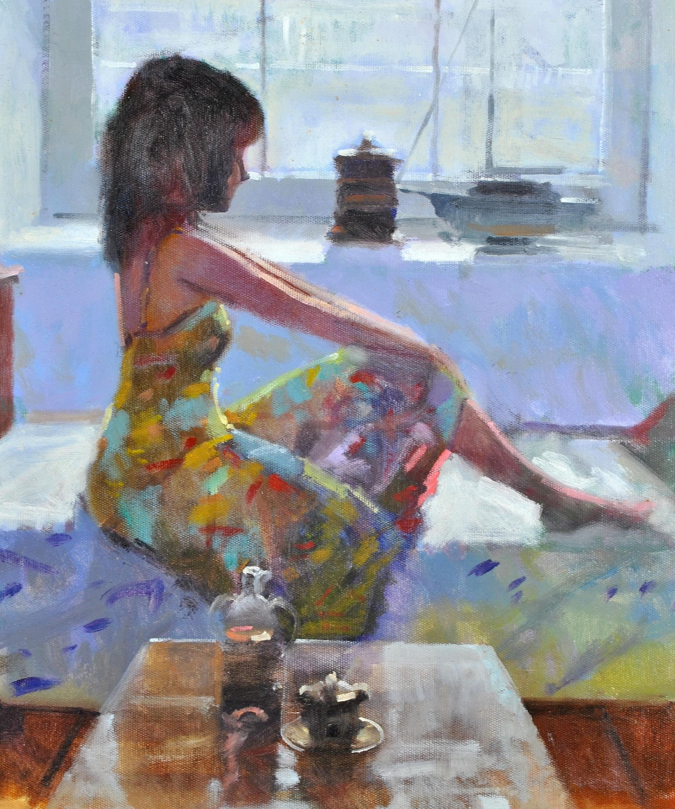 Un beau tableau impressionniste à l'huile sur toile de Zlatan Pilipovic représentant une jeune femme portant une robe légère sur une chaise longue devant une fenêtre à guillotine. L'œuvre est très bien peinte, avec une merveilleuse lumière diffuse