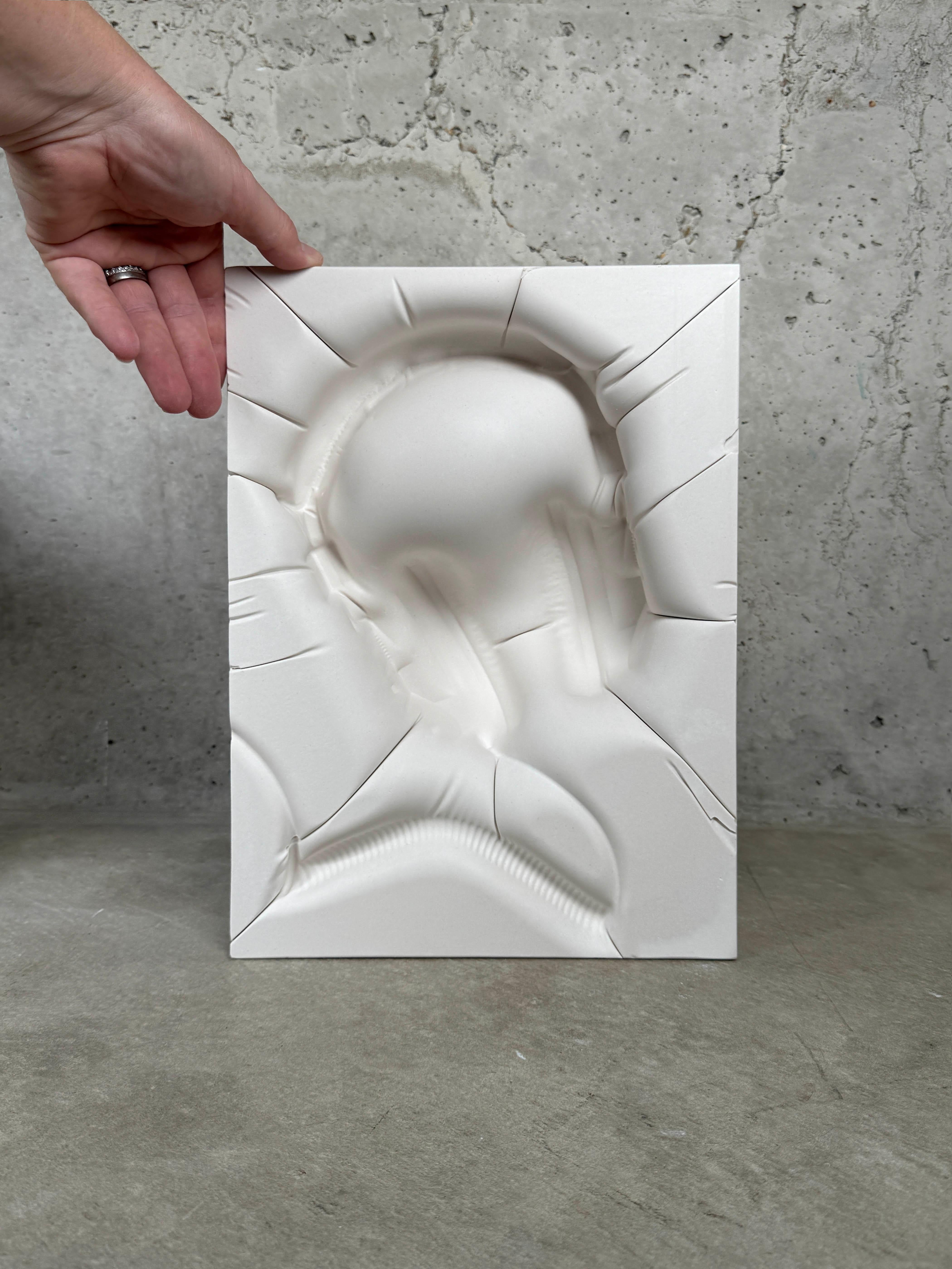 Cuffie - Sculpture di Zoë Scutts