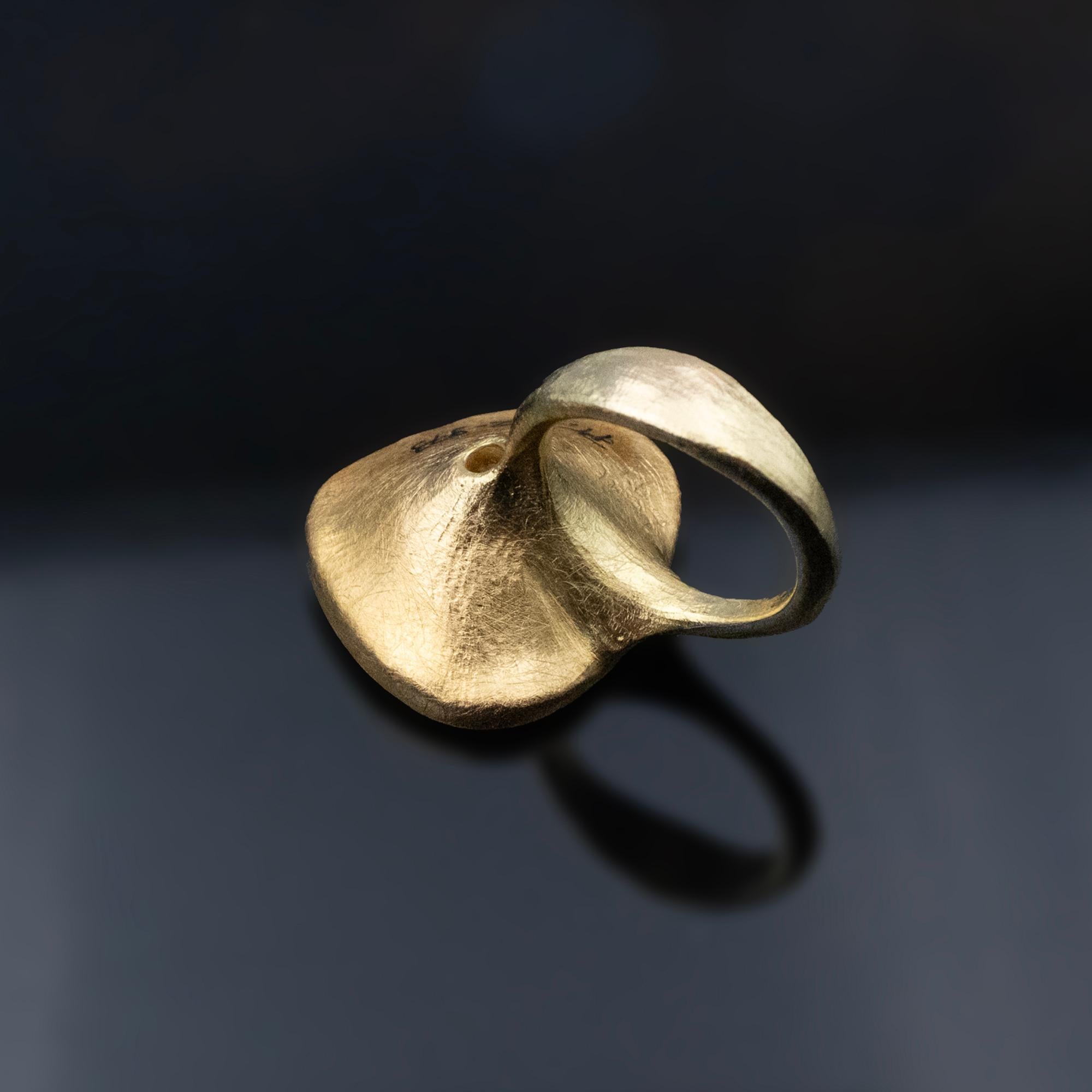 Zobel Fire-Opal and Diamond 18-Karat Gold Ring 1