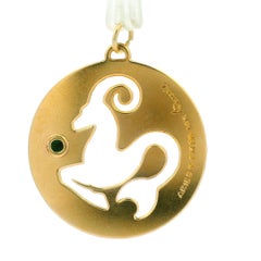 Zodiac 14k Yellow Gold Bloodstone Cabchon Aries Medallion Cut Out Charm Pendant