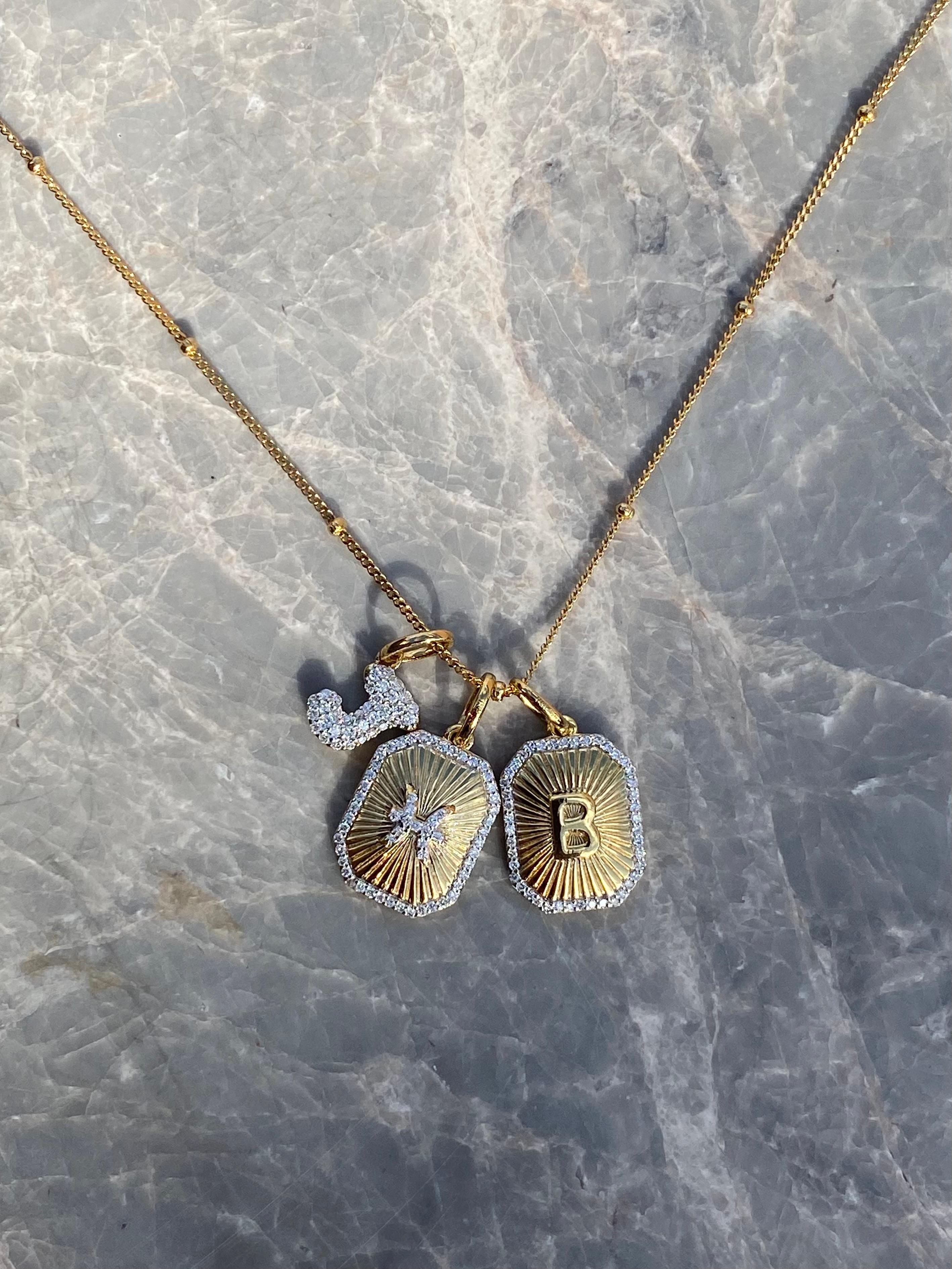 Zodiac Charm Diamant-Halskette, Sternzeichen Horoskop 18K Gelbgold für Damen oder Herren im Angebot