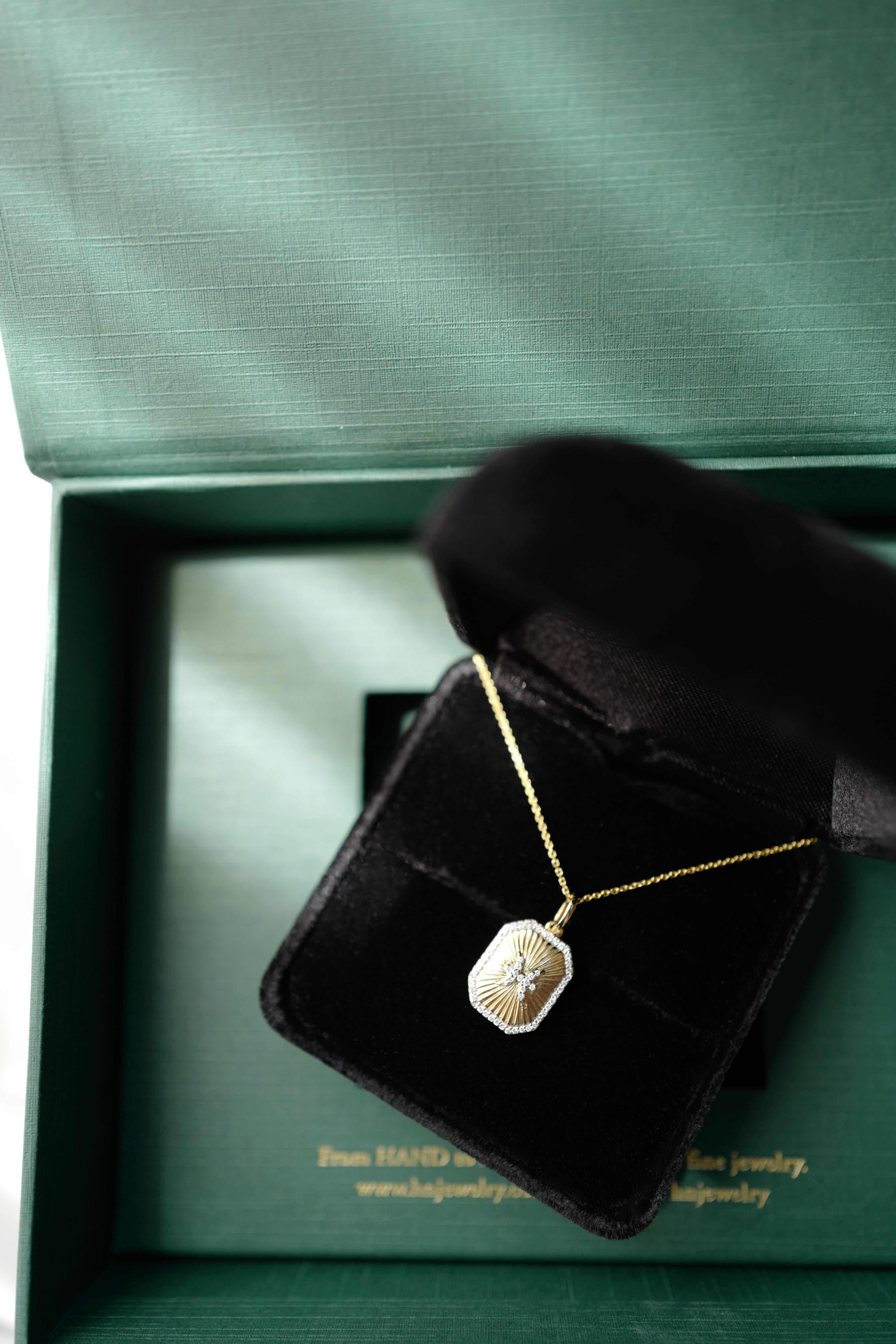 Zodiac Charm Diamant-Halskette, Sternzeichen Horoskop 18K Gelbgold im Angebot 3