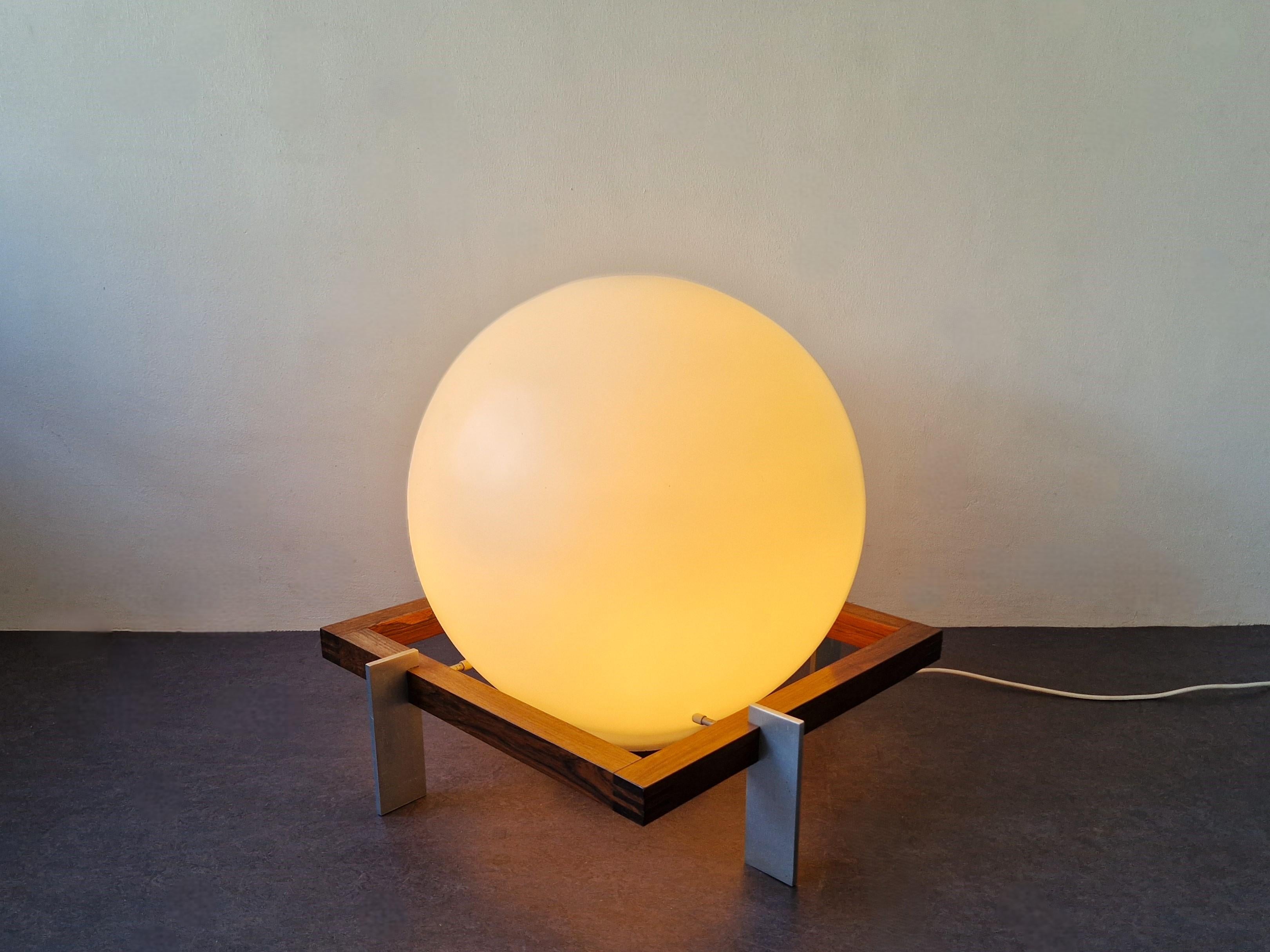 Zodiac D-2080 floor lamp by Ton A.C. Alberts for Raak, The Netherlands 1960's In Good Condition For Sale In Steenwijk, NL