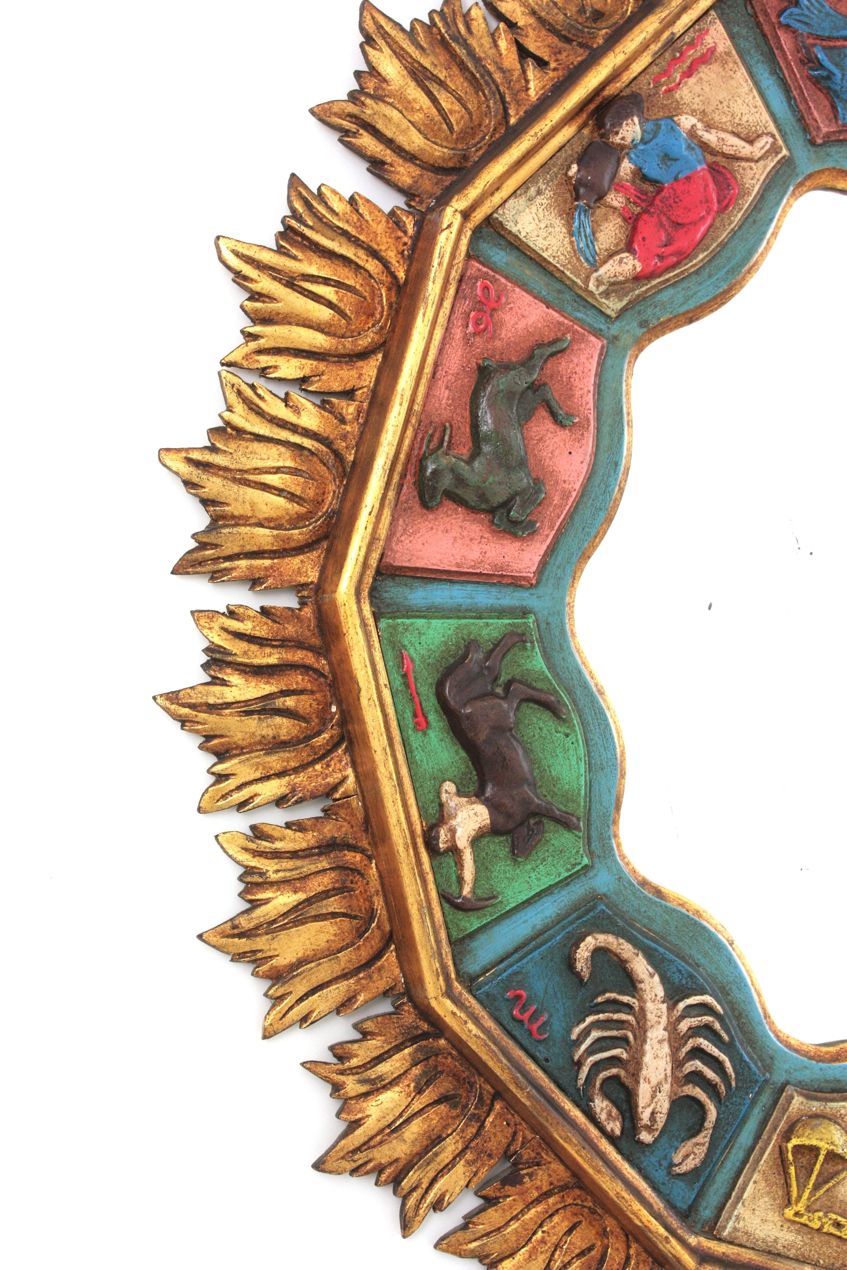 Zodiac Giltwood XL Sonnenschliff-Spiegel mit polychromem Rahmen, Spanien 1950 (Spanisch) im Angebot
