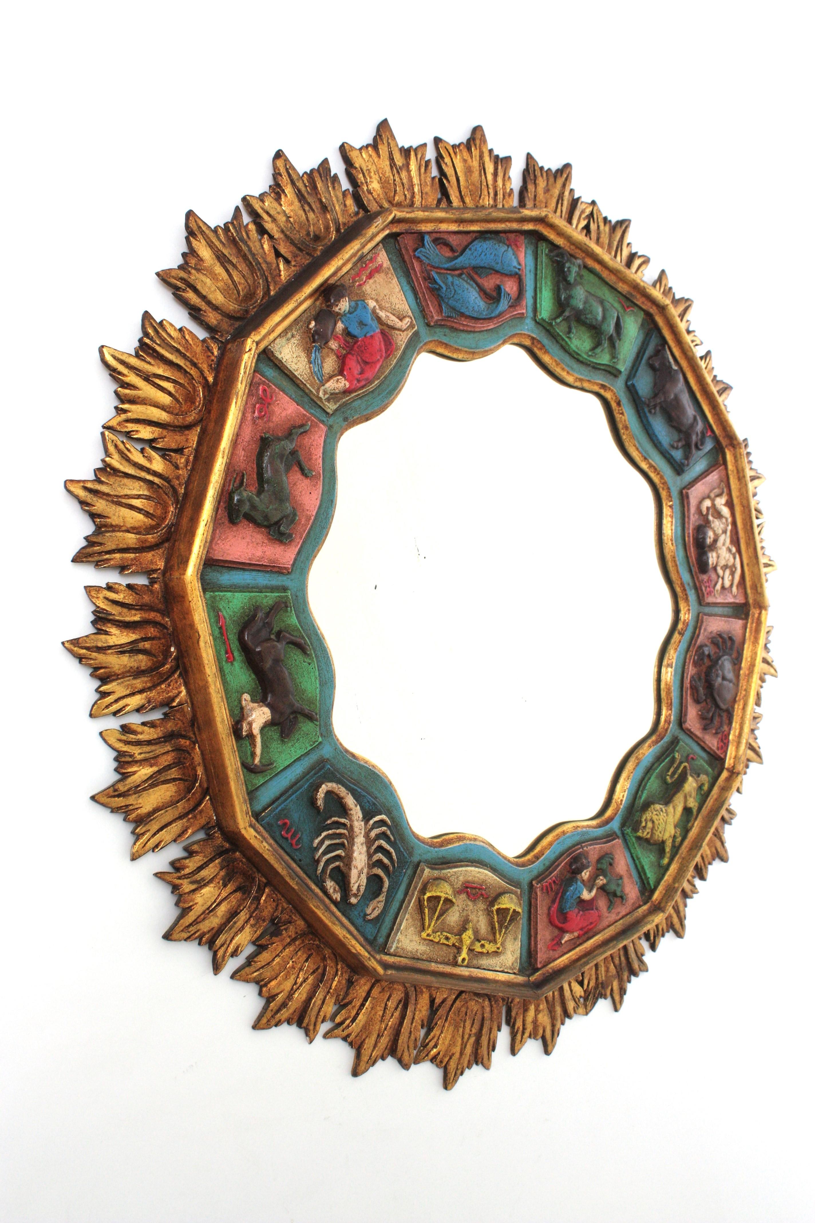 Zodiac Giltwood XL Sonnenschliff-Spiegel mit polychromem Rahmen, Spanien 1950 (Polychromiert) im Angebot
