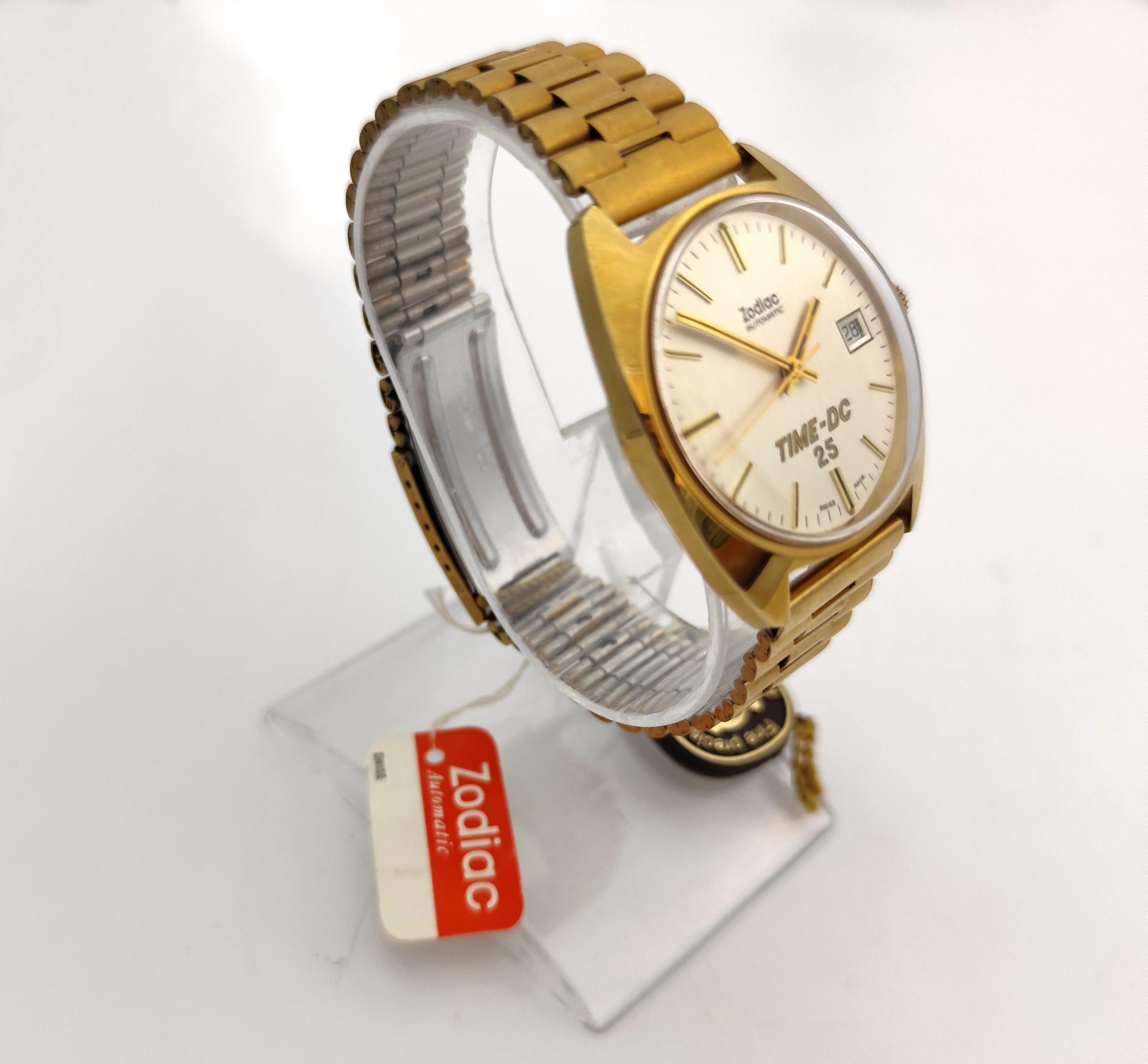 NOS ZODIAC TIME-DC 25 DATE Automatic REF.723.101 Watch  In Original Box In Excellent Condition For Sale In Toronto, CA