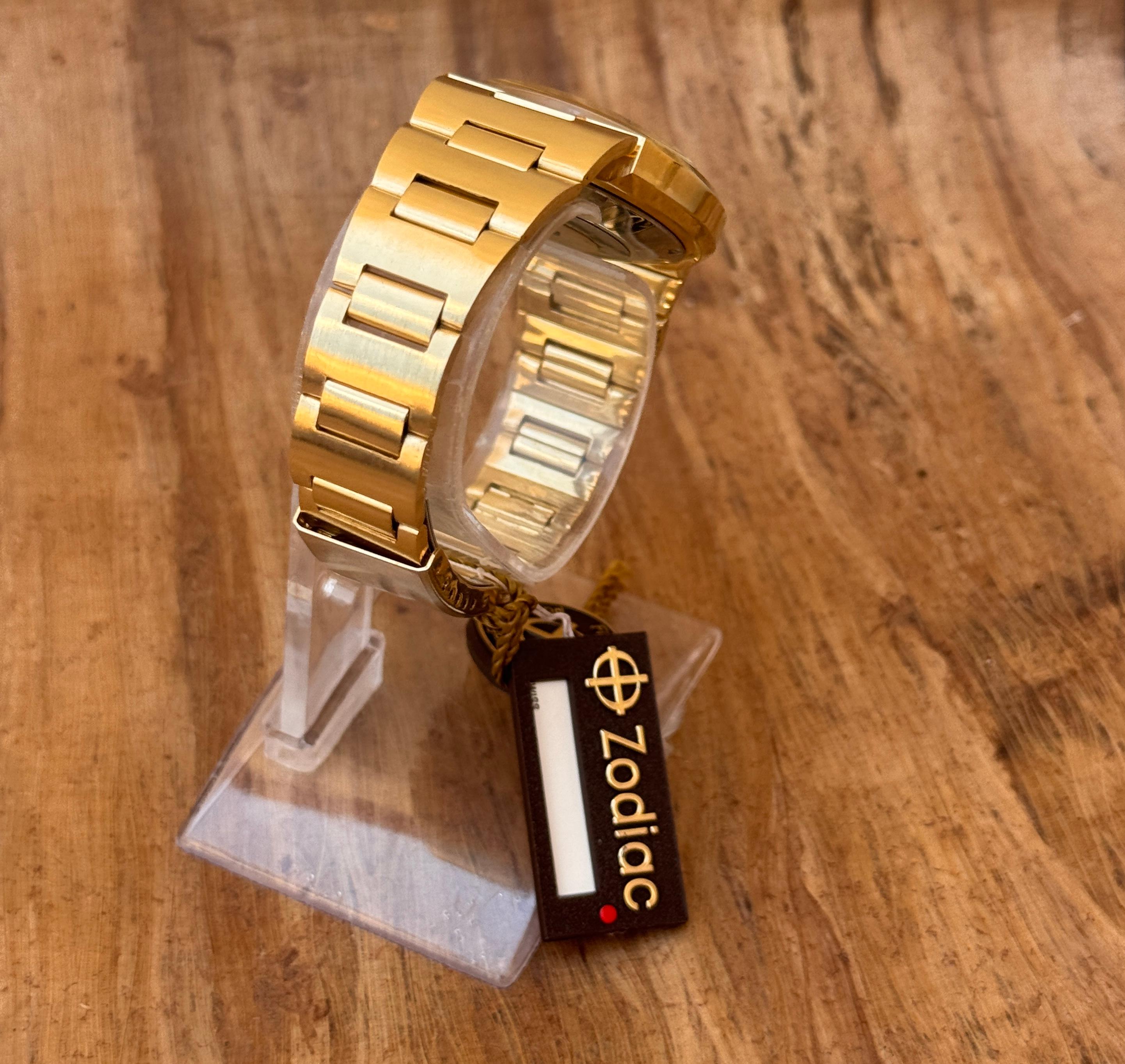 Zodiac OLYMPOS Ref 763.692 Shadow Strip Dial Automatic Watch In Original Box In Excellent Condition For Sale In Toronto, CA