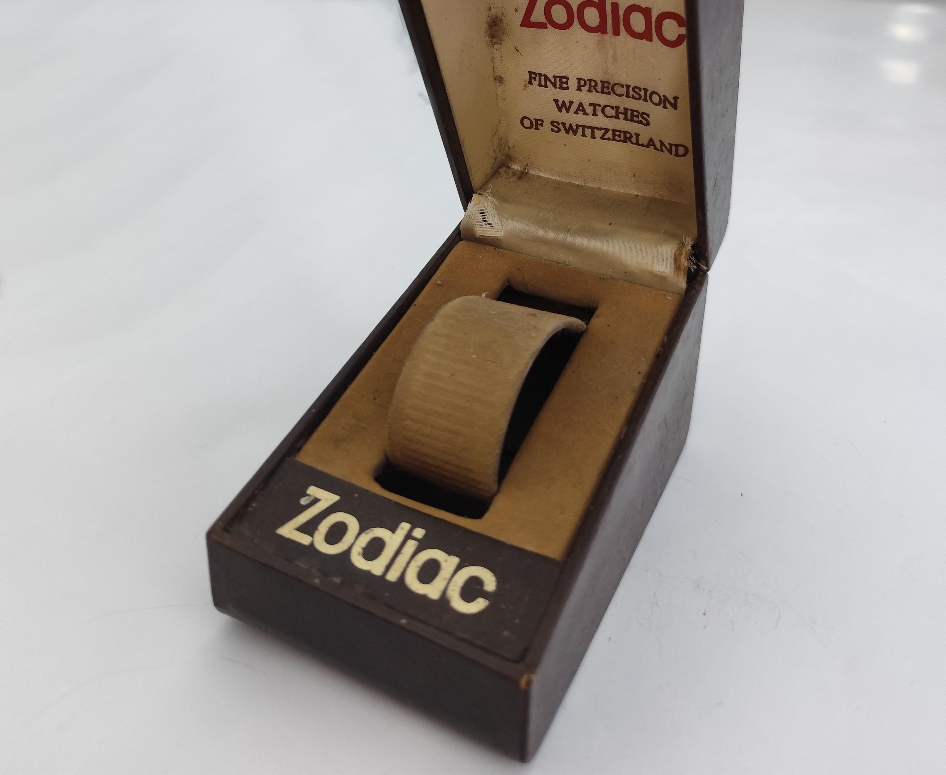 Zodiac SST 36000 REF.863 9713114 Raro quadrante rosso sangue di bue automatico uomo in vendita 10