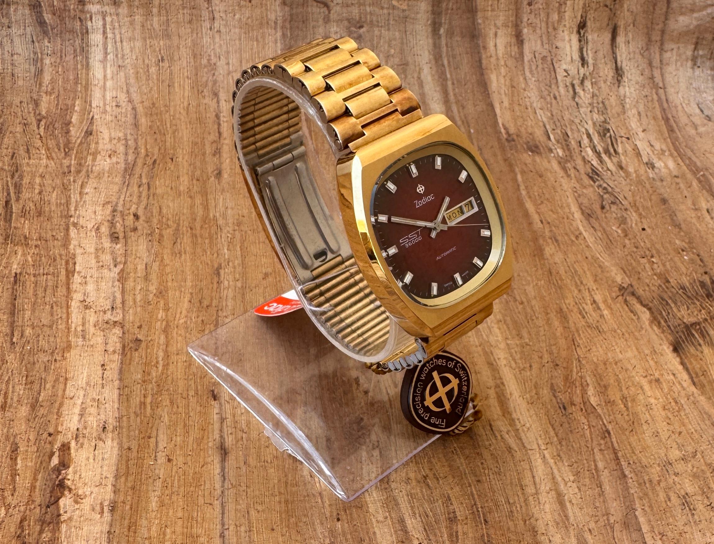 da uomo o donna Zodiac SST 36000 REF.863 9713114 Raro quadrante rosso sangue di bue automatico uomo in vendita