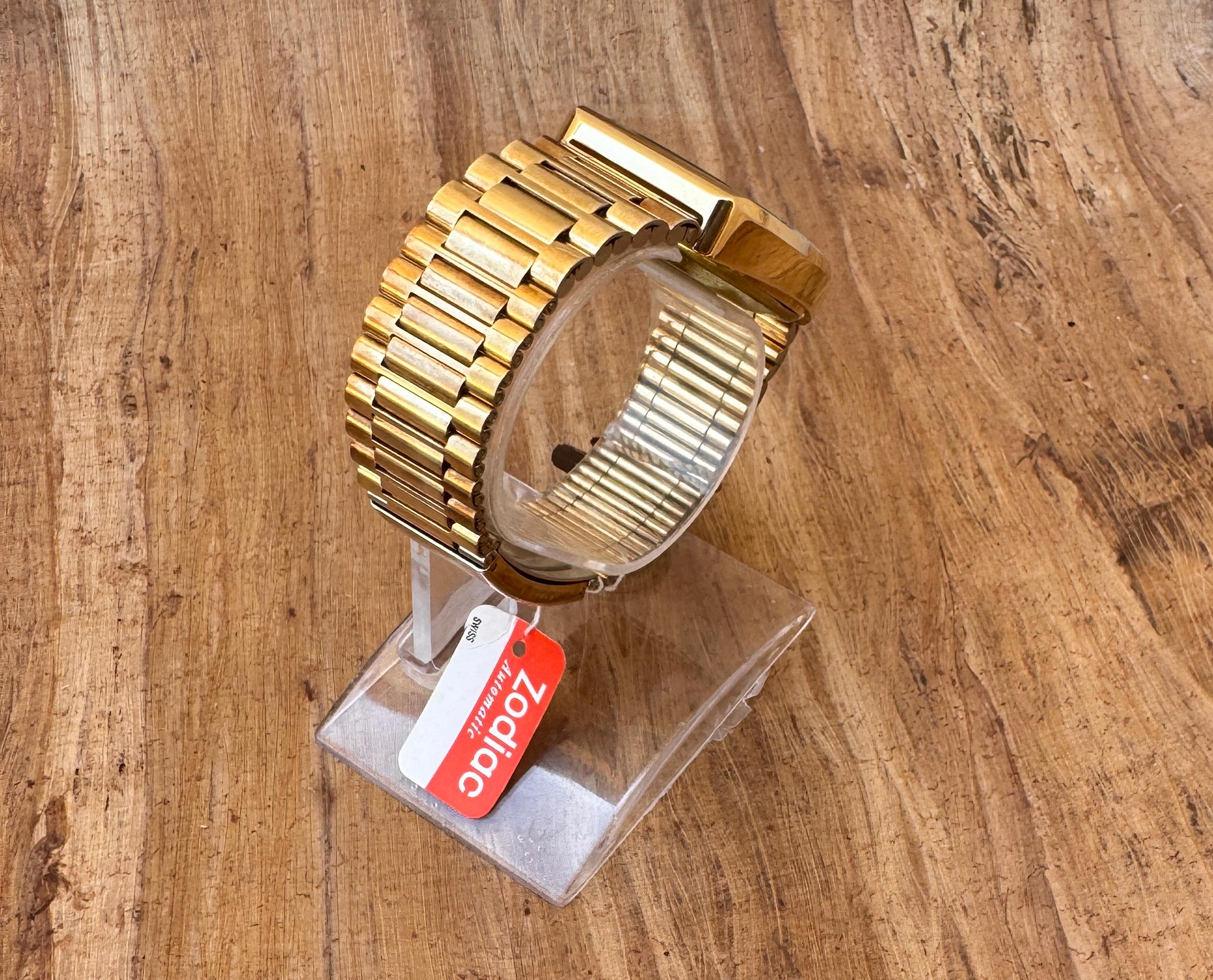 Zodiac SST 36000 REF.863 9713114 Raro quadrante rosso sangue di bue automatico uomo in vendita 1