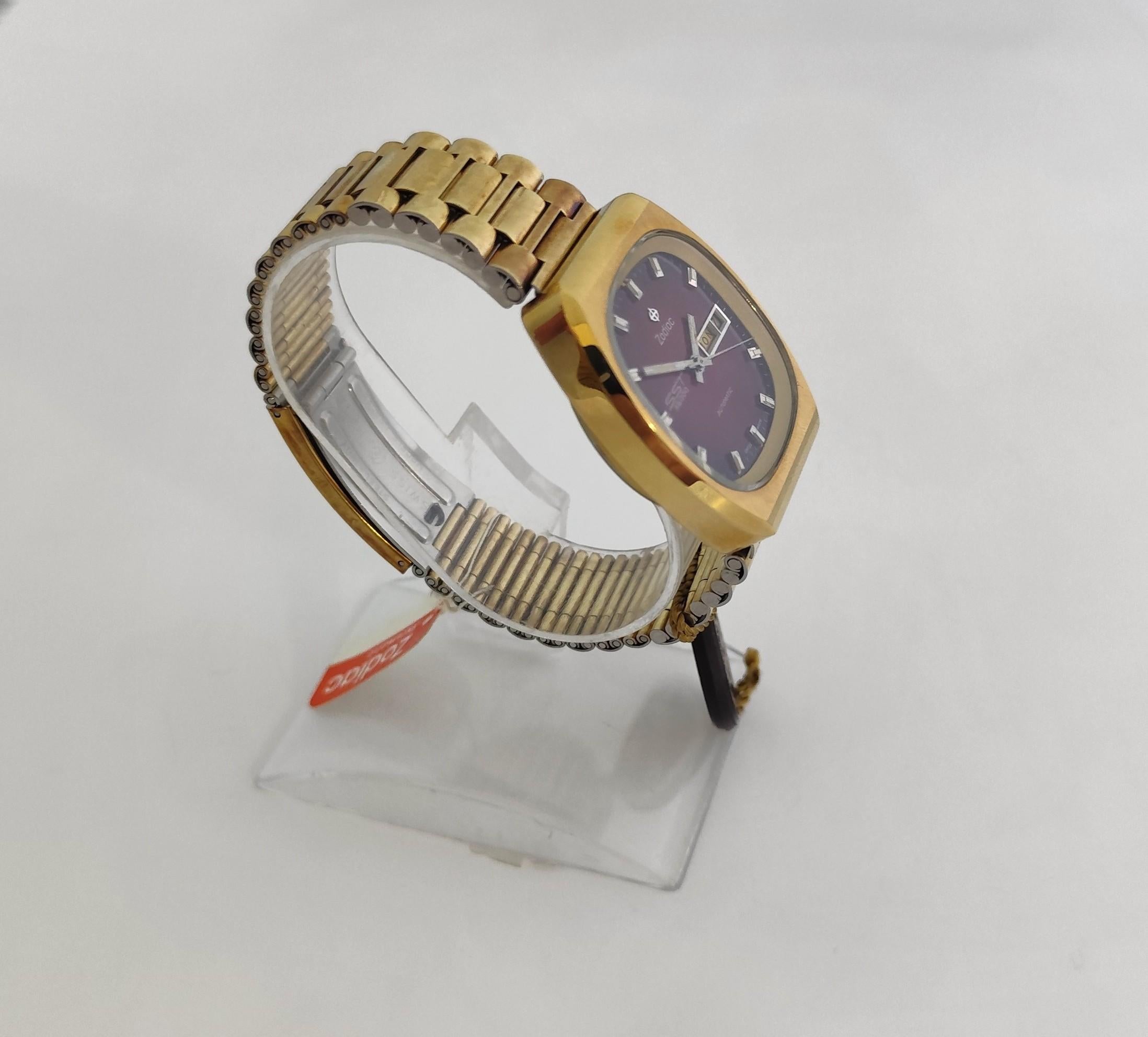 Zodiac SST 36000 REF.863 9713114 Raro quadrante rosso sangue di bue automatico uomo in vendita 4