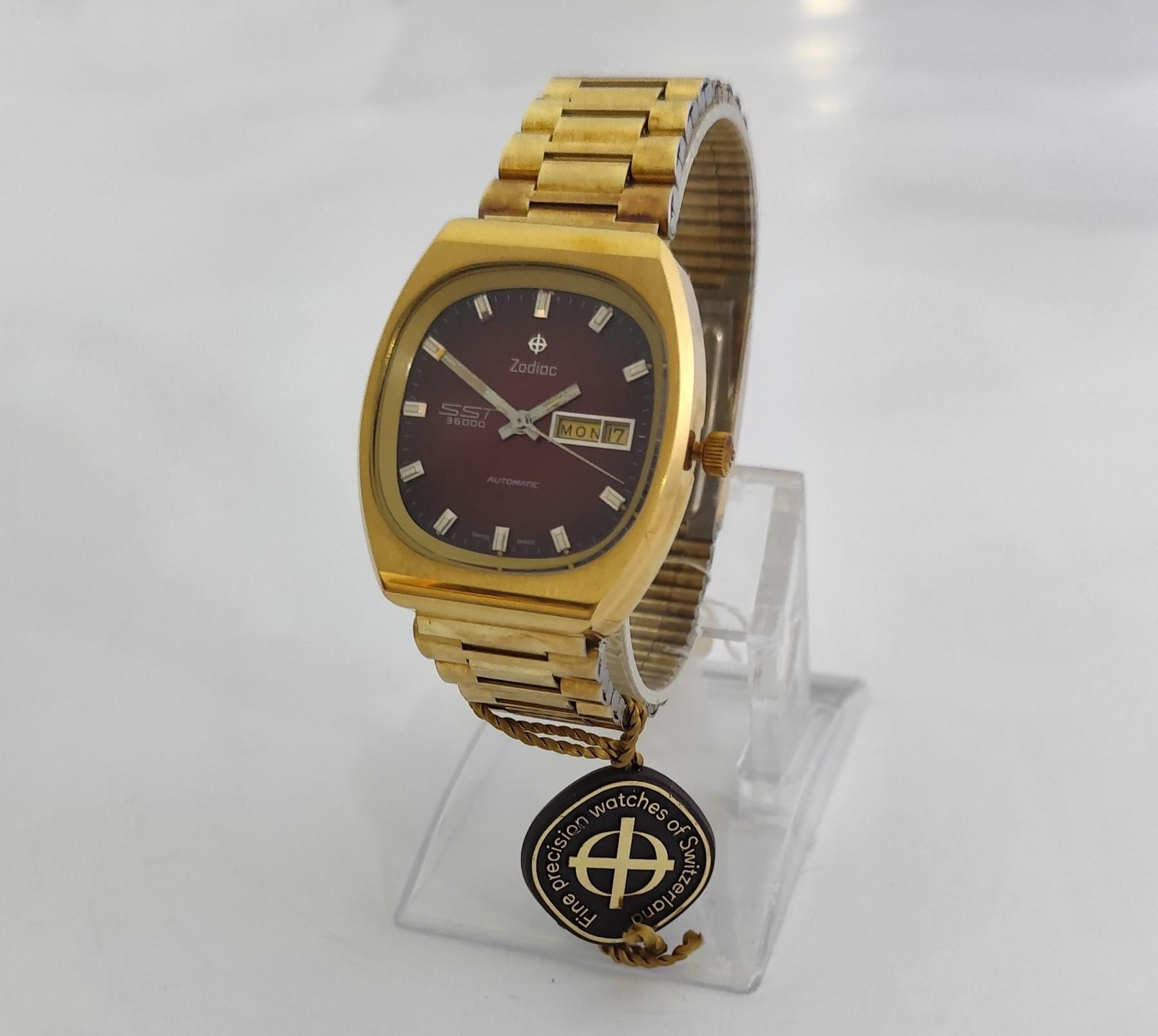 Zodiac SST 36000 REF.863 9713114 Raro quadrante rosso sangue di bue automatico uomo in vendita 5